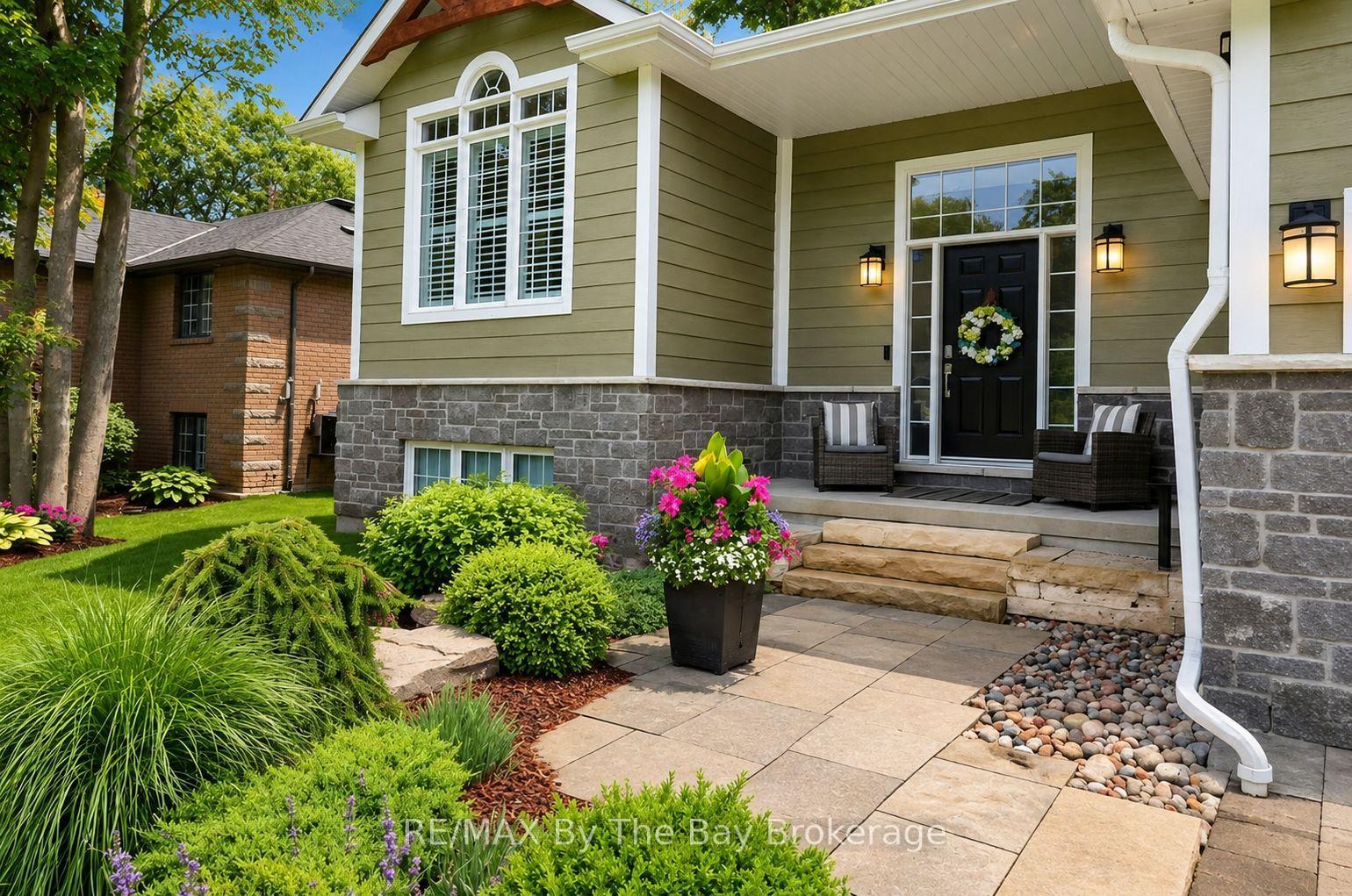 Photo 49 of 7 Downer Crescent, Wasaga Beach — HOMEH