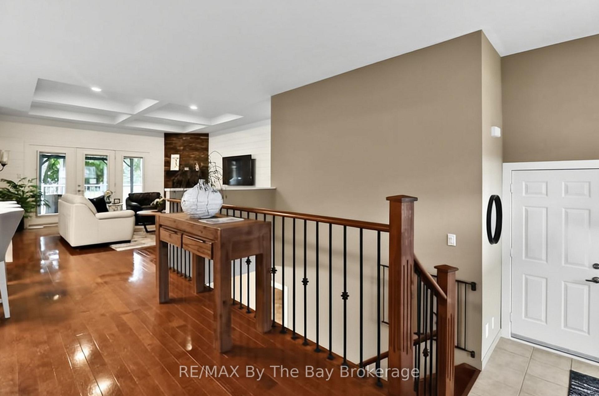 Photo 11 of 7 Downer Crescent, Wasaga Beach — HOMEH