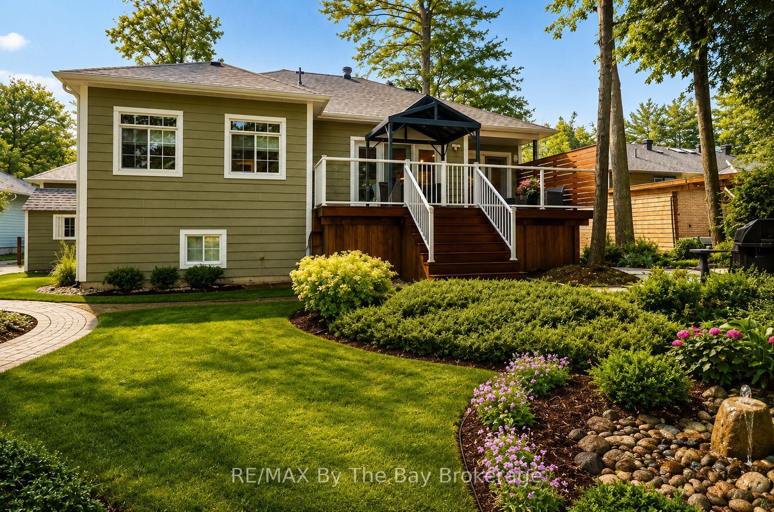 Photo 18 of 7 Downer Crescent, Wasaga Beach — HOMEH