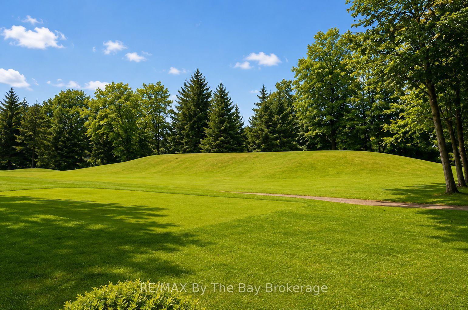 Photo 20 of 7 Downer Crescent, Wasaga Beach — HOMEH