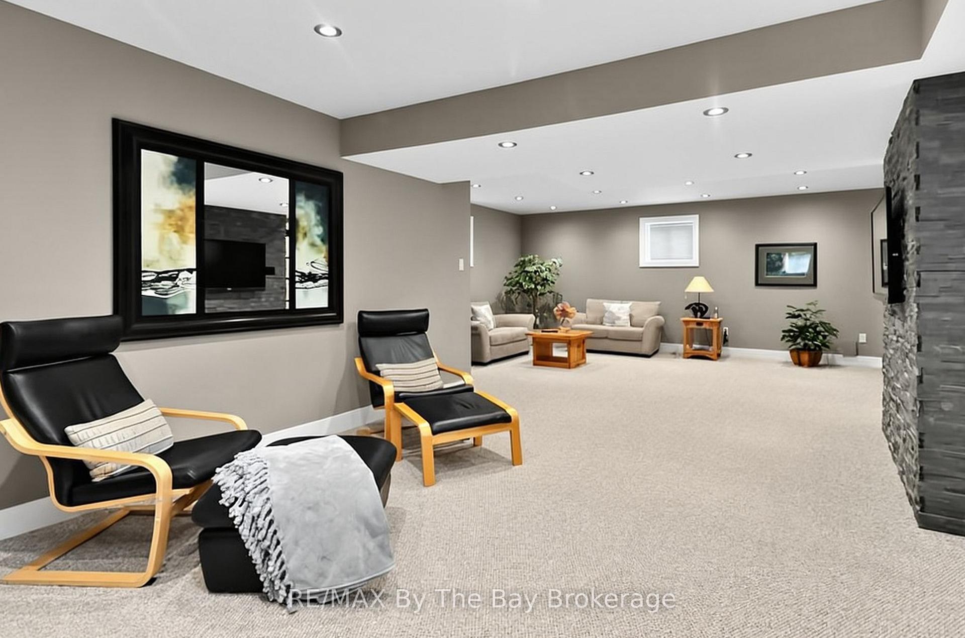 Photo 30 of 7 Downer Crescent, Wasaga Beach — HOMEH