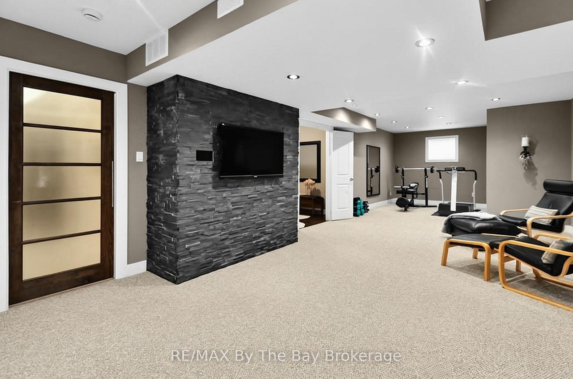 Photo 33 of 7 Downer Crescent, Wasaga Beach — HOMEH