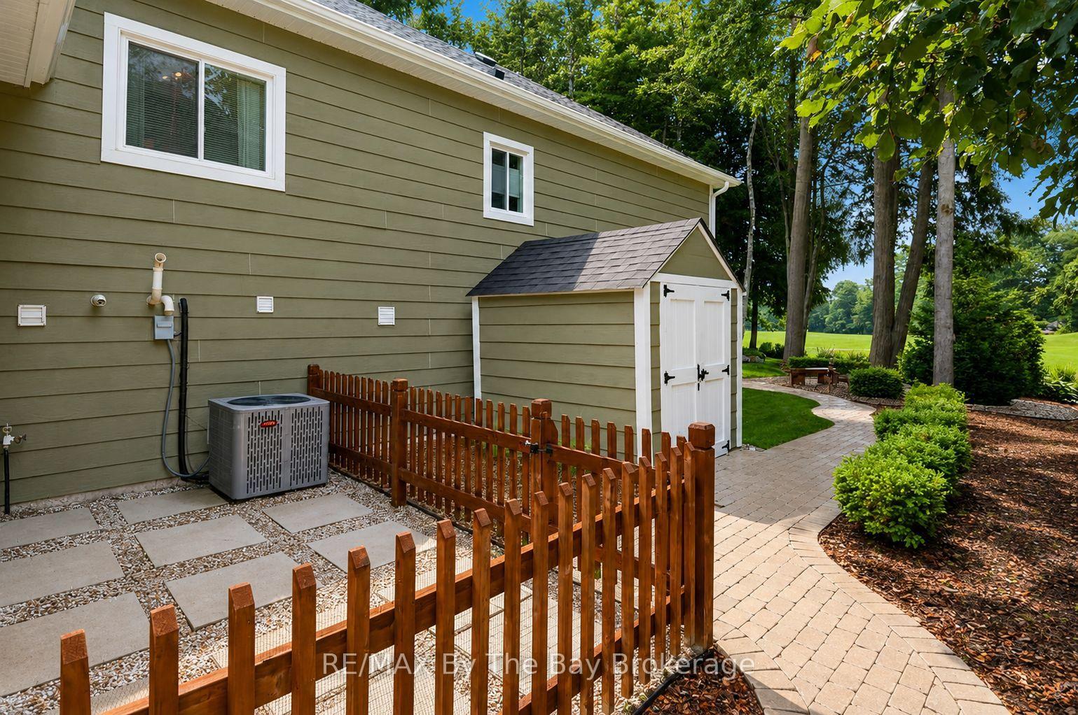 Photo 42 of 7 Downer Crescent, Wasaga Beach — HOMEH