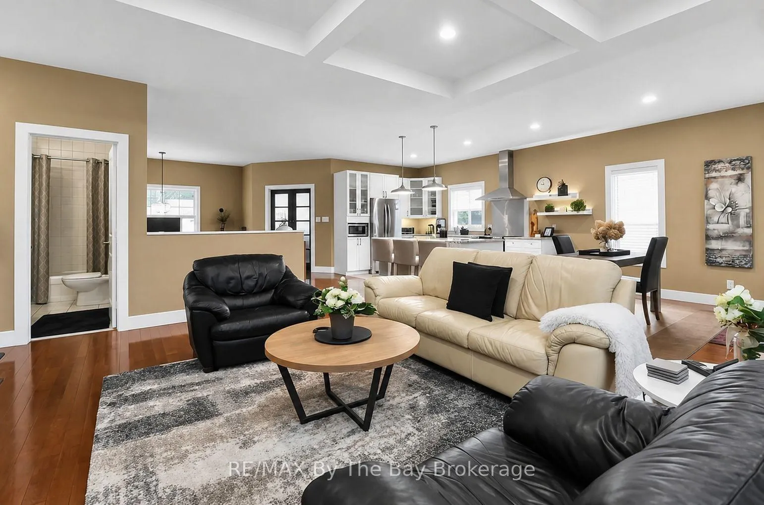 Photo 23 of 7 Downer Crescent, Wasaga Beach — HOMEH