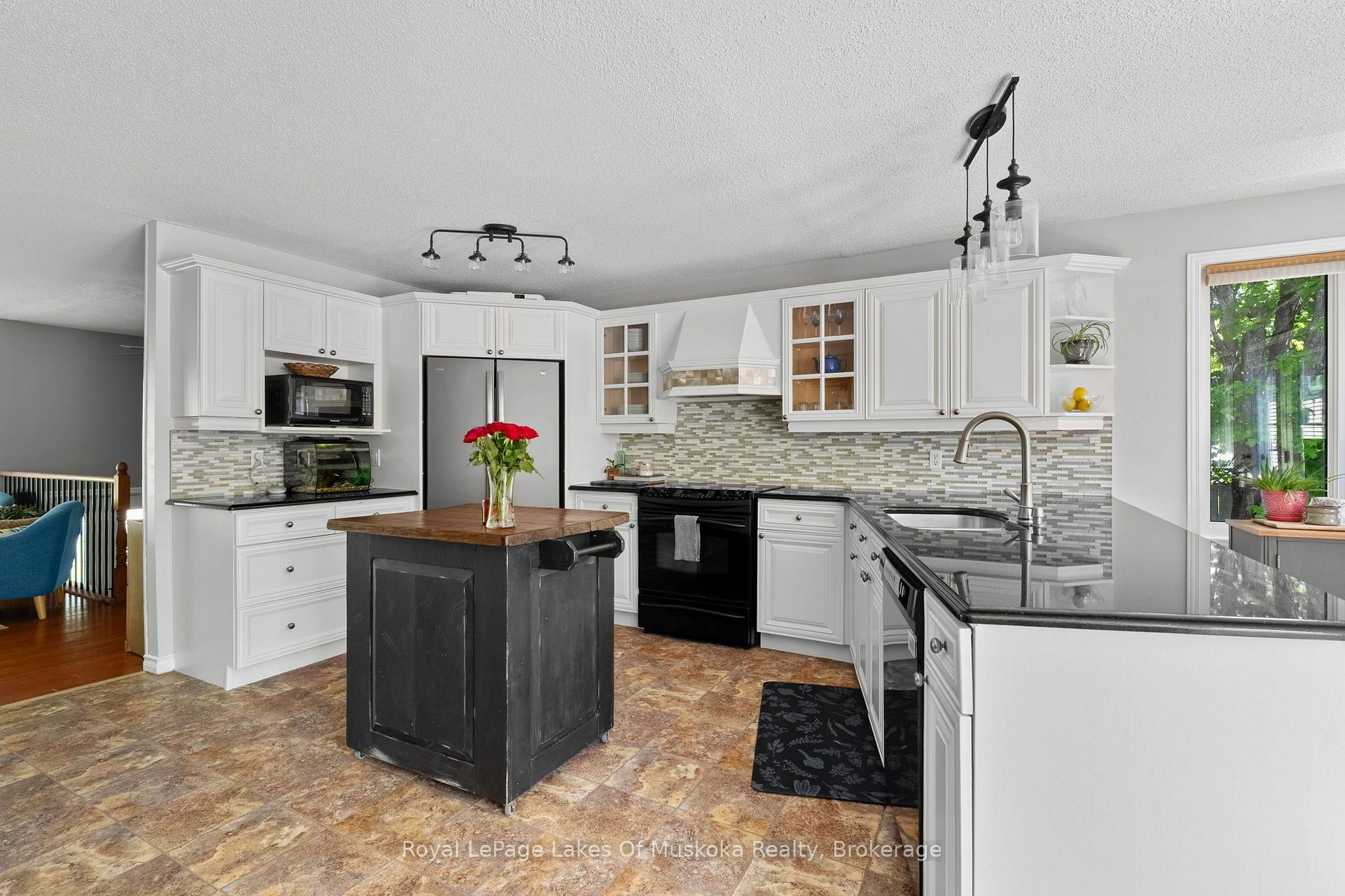 Photo 10 of 46 Meadow Heights Drive, Bracebridge, Monck (Bracebridge) — HOMEH