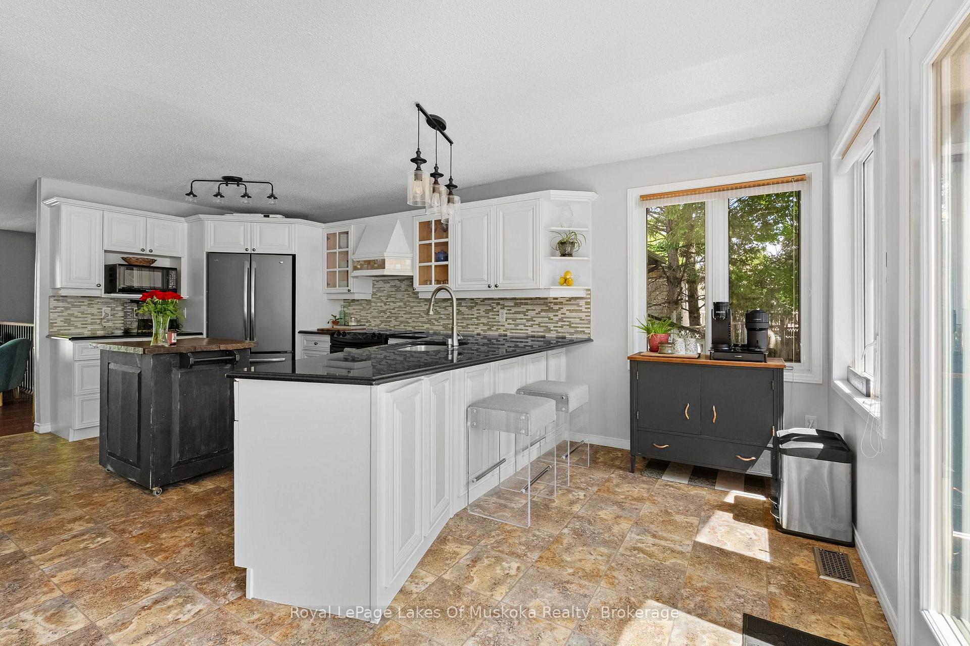 Photo 11 of 46 Meadow Heights Drive, Bracebridge, Monck (Bracebridge) — HOMEH