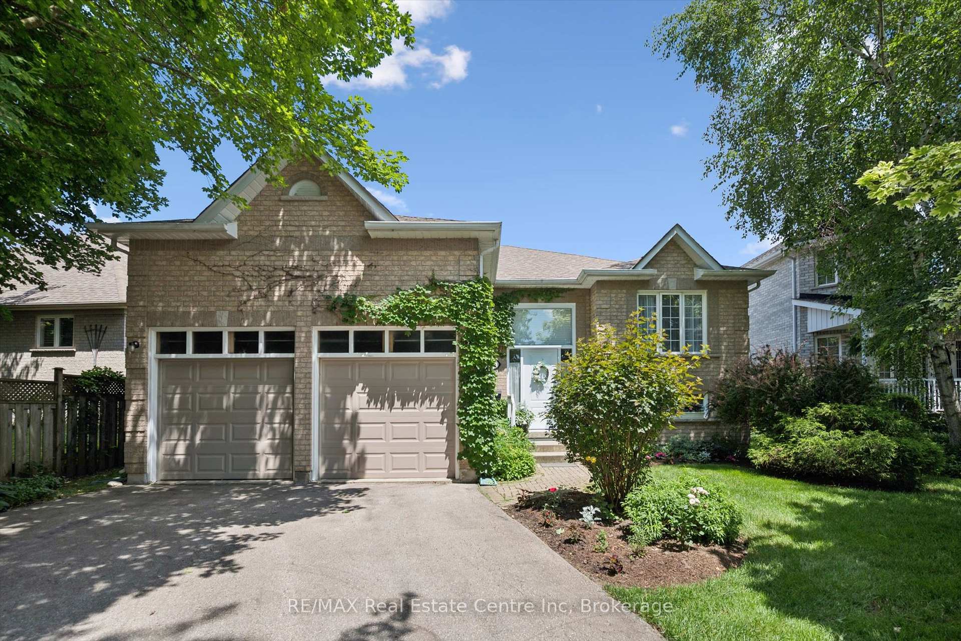 Photo 1 of 45 Braeside Road, Centre Wellington, Fergus — HOMEH