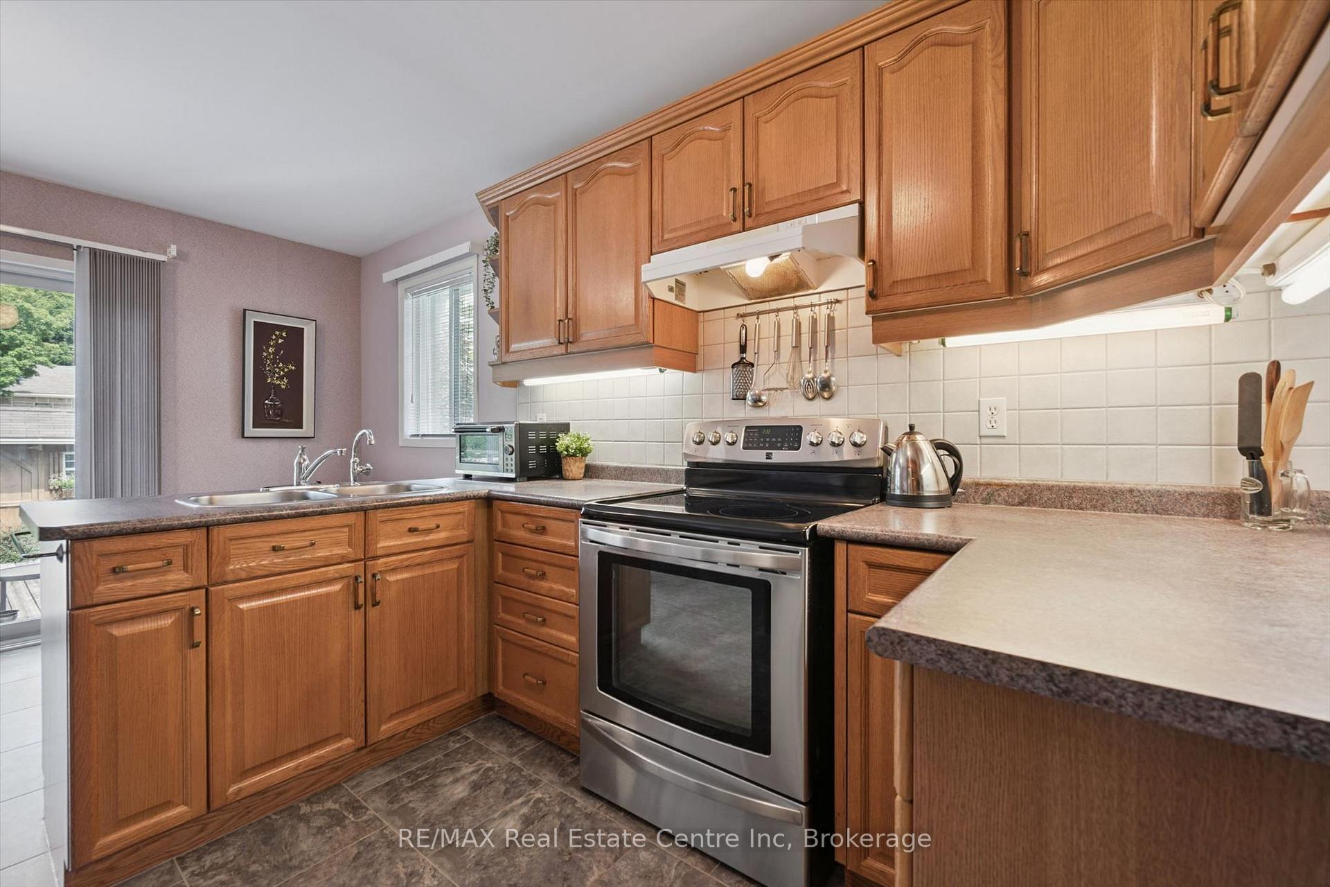 Photo 12 of 45 Braeside Road, Centre Wellington, Fergus — HOMEH
