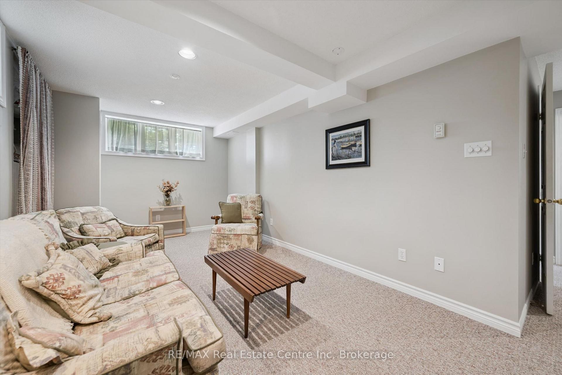 Photo 29 of 45 Braeside Road, Centre Wellington, Fergus — HOMEH