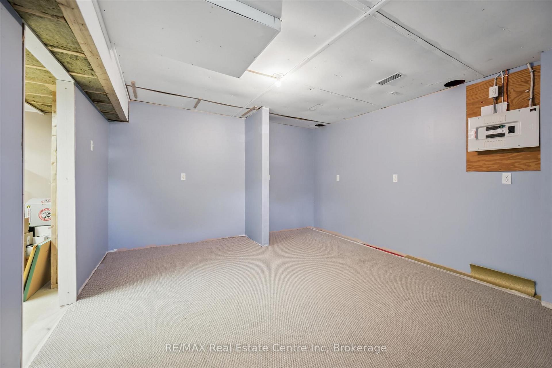 Photo 32 of 45 Braeside Road, Centre Wellington, Fergus — HOMEH