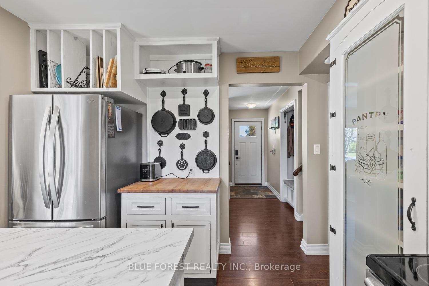 Photo 7 of 16 Dell Drive, Strathroy-Caradoc, SW — HOMEH