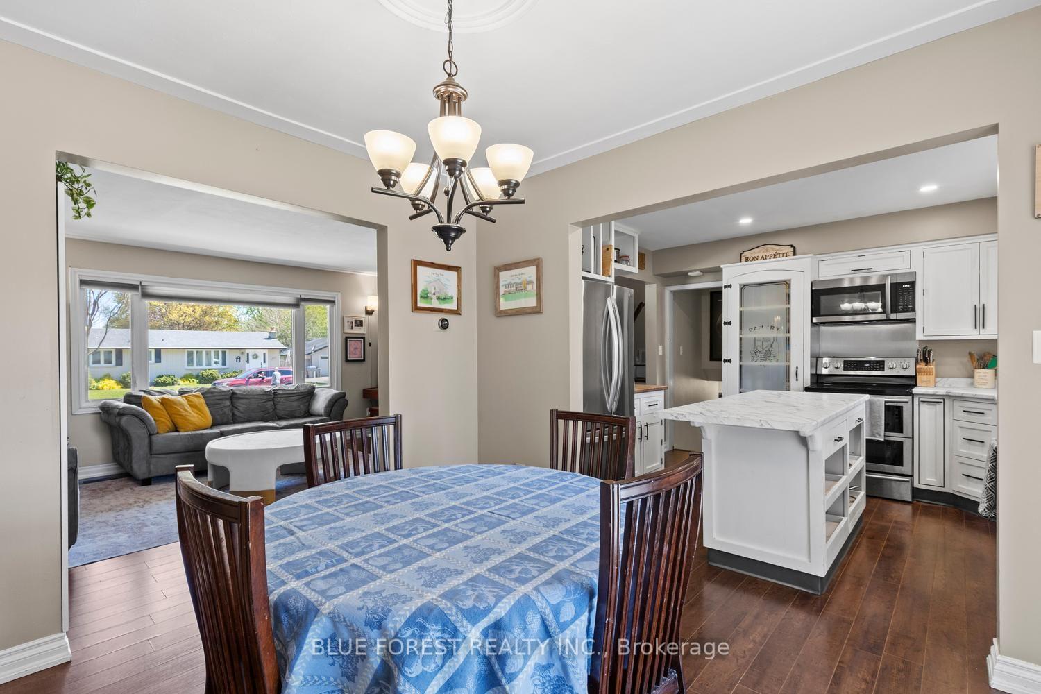Photo 10 of 16 Dell Drive, Strathroy-Caradoc, SW — HOMEH