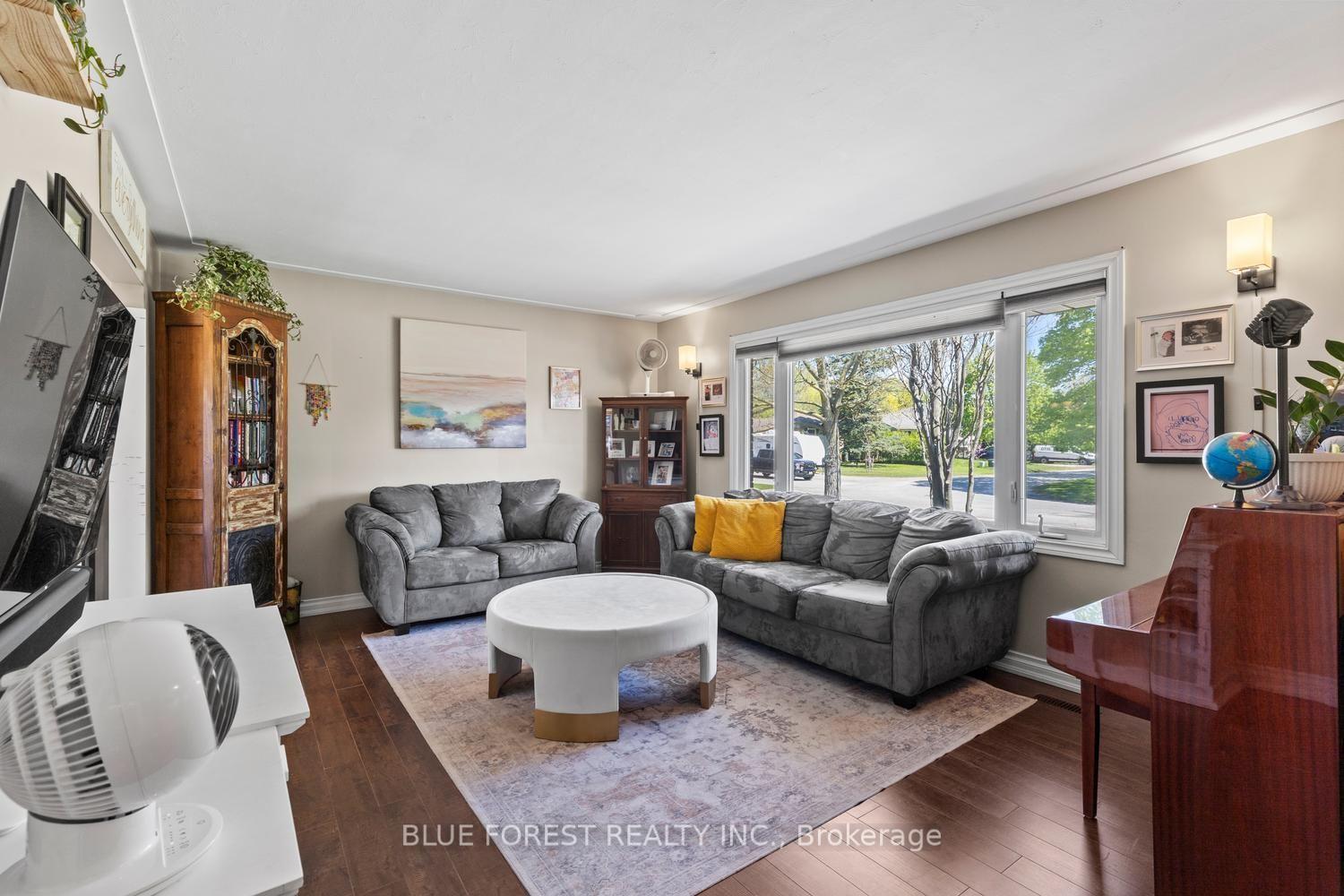 Photo 13 of 16 Dell Drive, Strathroy-Caradoc, SW — HOMEH