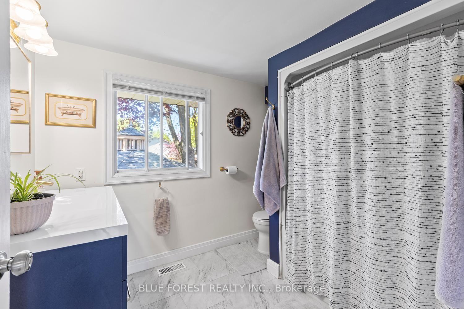 Photo 25 of 16 Dell Drive, Strathroy-Caradoc, SW — HOMEH