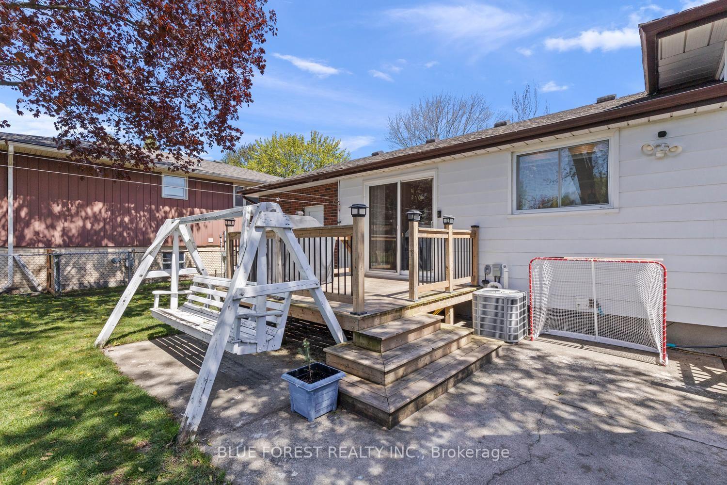 Photo 43 of 16 Dell Drive, Strathroy-Caradoc, SW — HOMEH