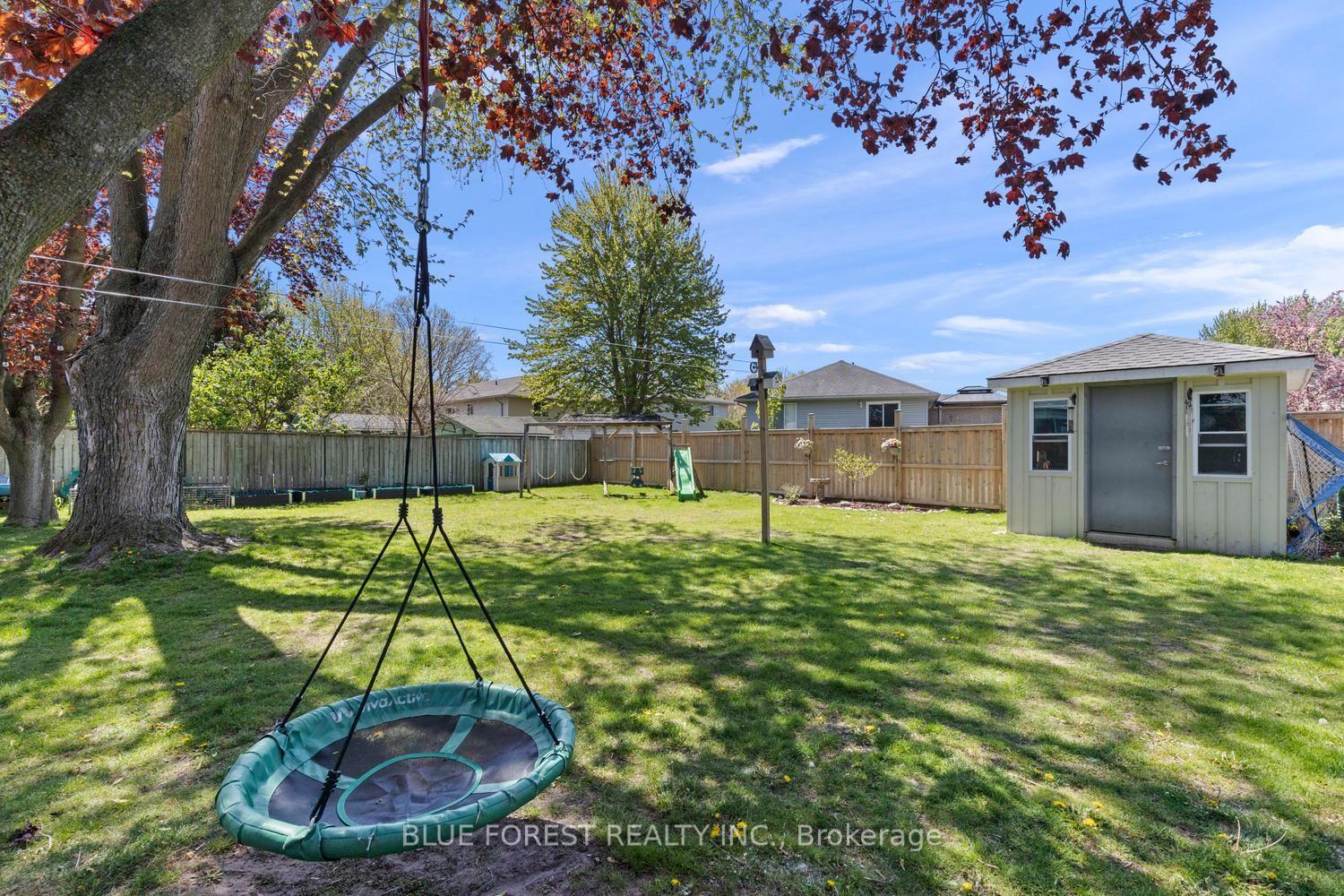 Photo 45 of 16 Dell Drive, Strathroy-Caradoc, SW — HOMEH