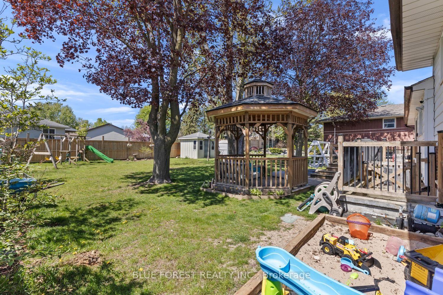 Photo 47 of 16 Dell Drive, Strathroy-Caradoc, SW — HOMEH