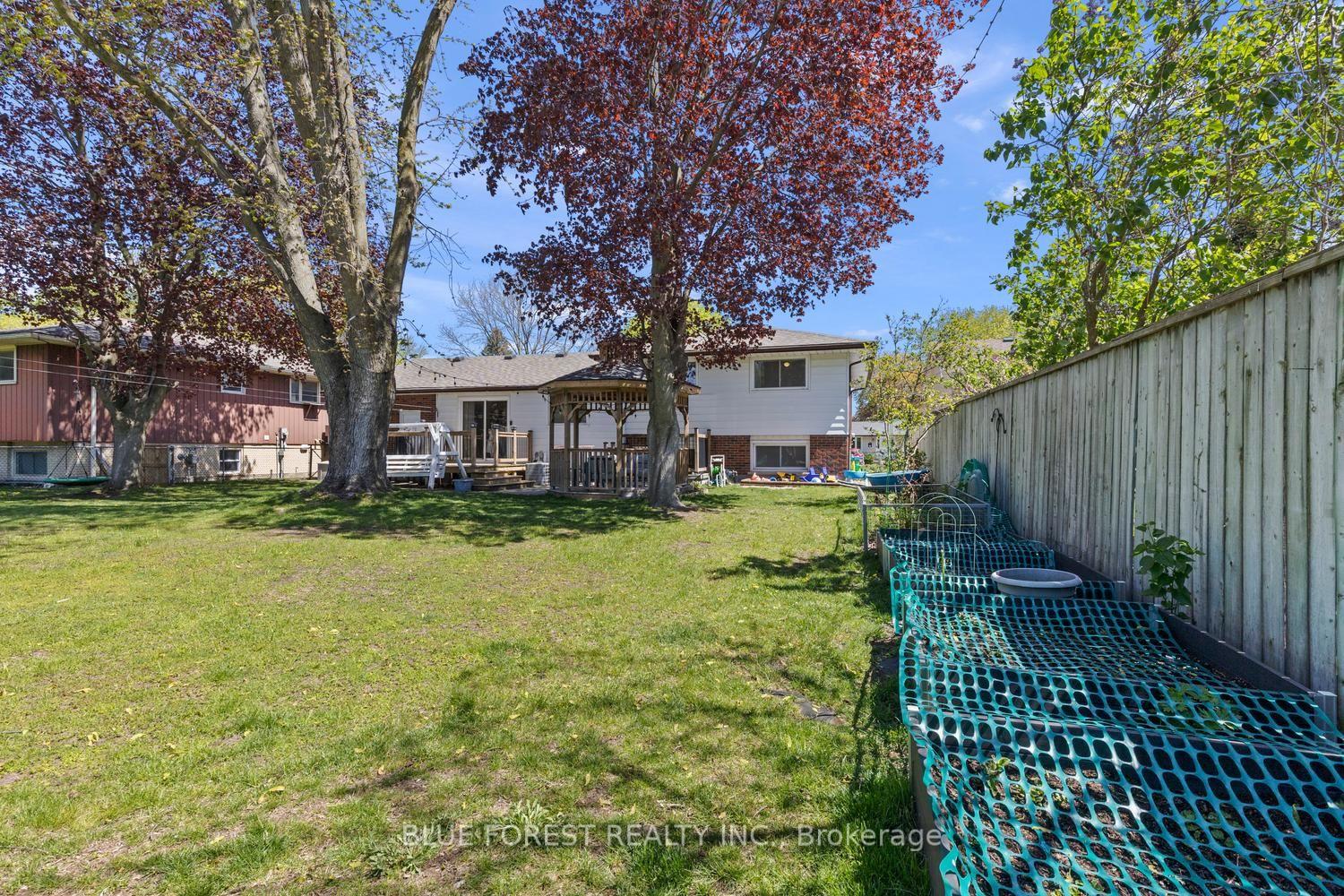 Photo 49 of 16 Dell Drive, Strathroy-Caradoc, SW — HOMEH