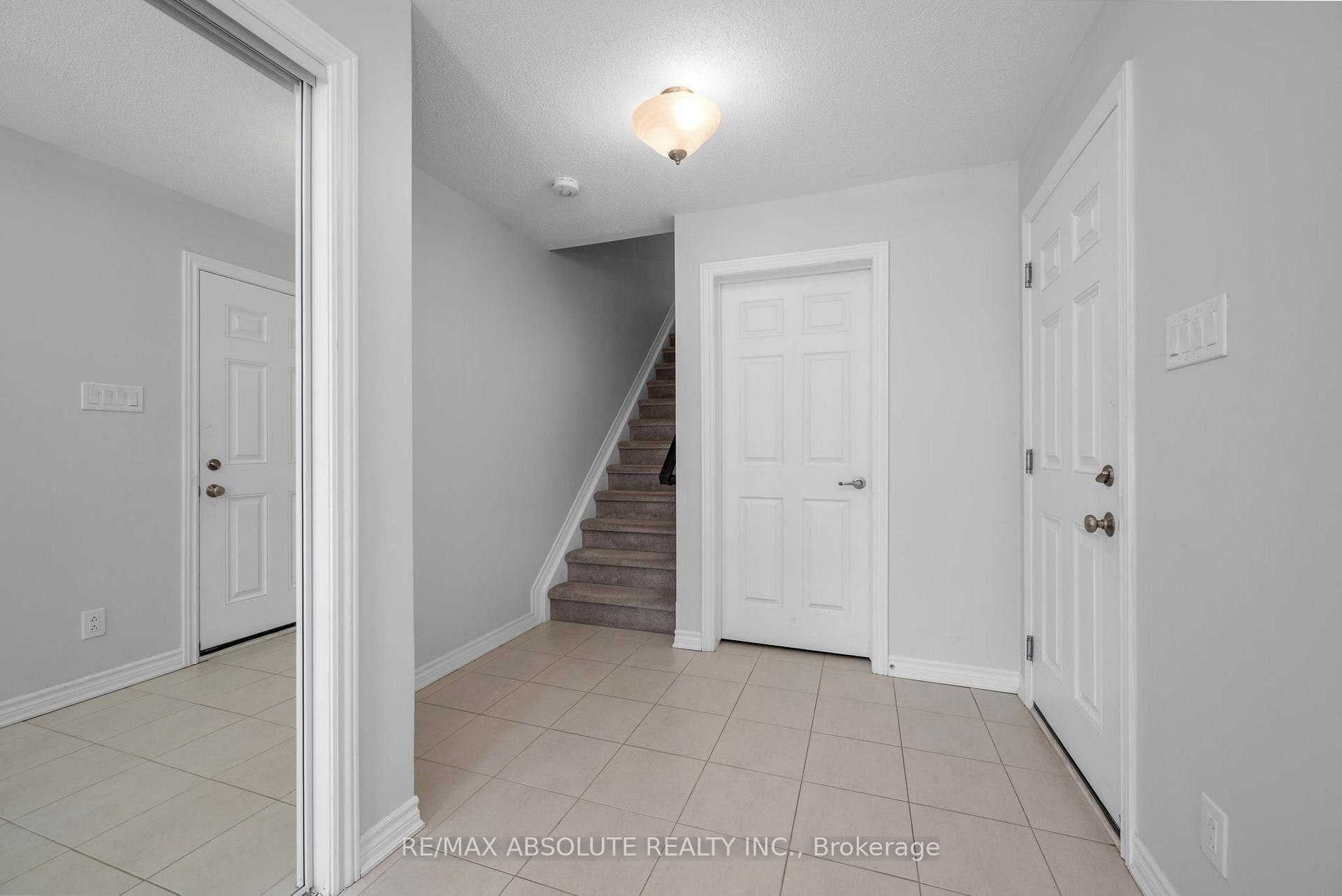 Photo 3 of 374 Willow Aster Circle, Ottawa, Avalon West — HOMEH