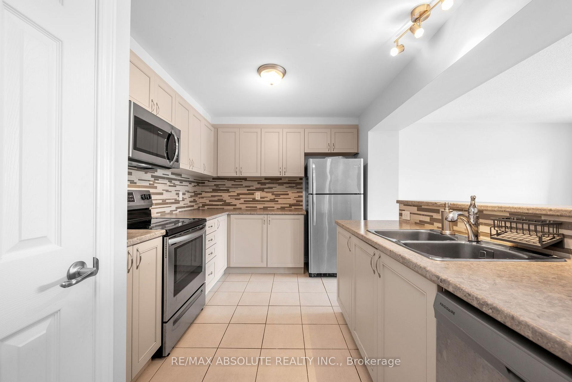 Photo 4 of 374 Willow Aster Circle, Ottawa, Avalon West — HOMEH