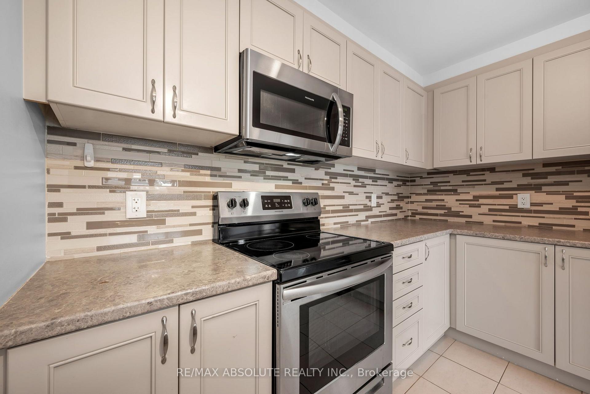 Photo 5 of 374 Willow Aster Circle, Ottawa, Avalon West — HOMEH