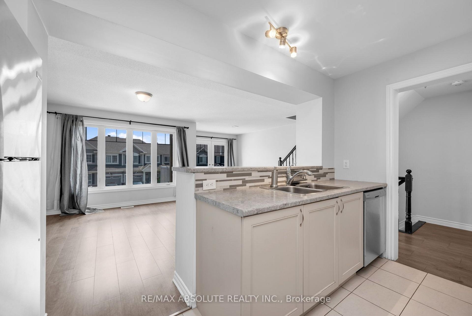 Photo 6 of 374 Willow Aster Circle, Ottawa, Avalon West — HOMEH