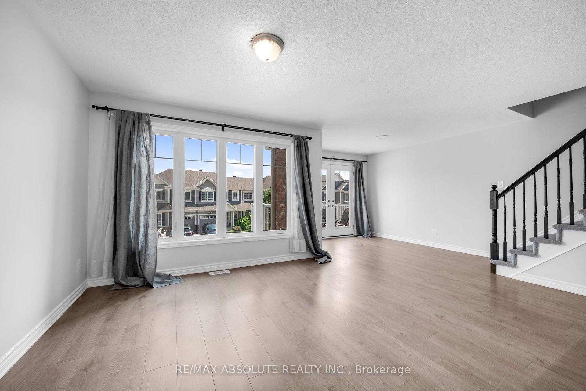 Photo 11 of 374 Willow Aster Circle, Ottawa, Avalon West — HOMEH