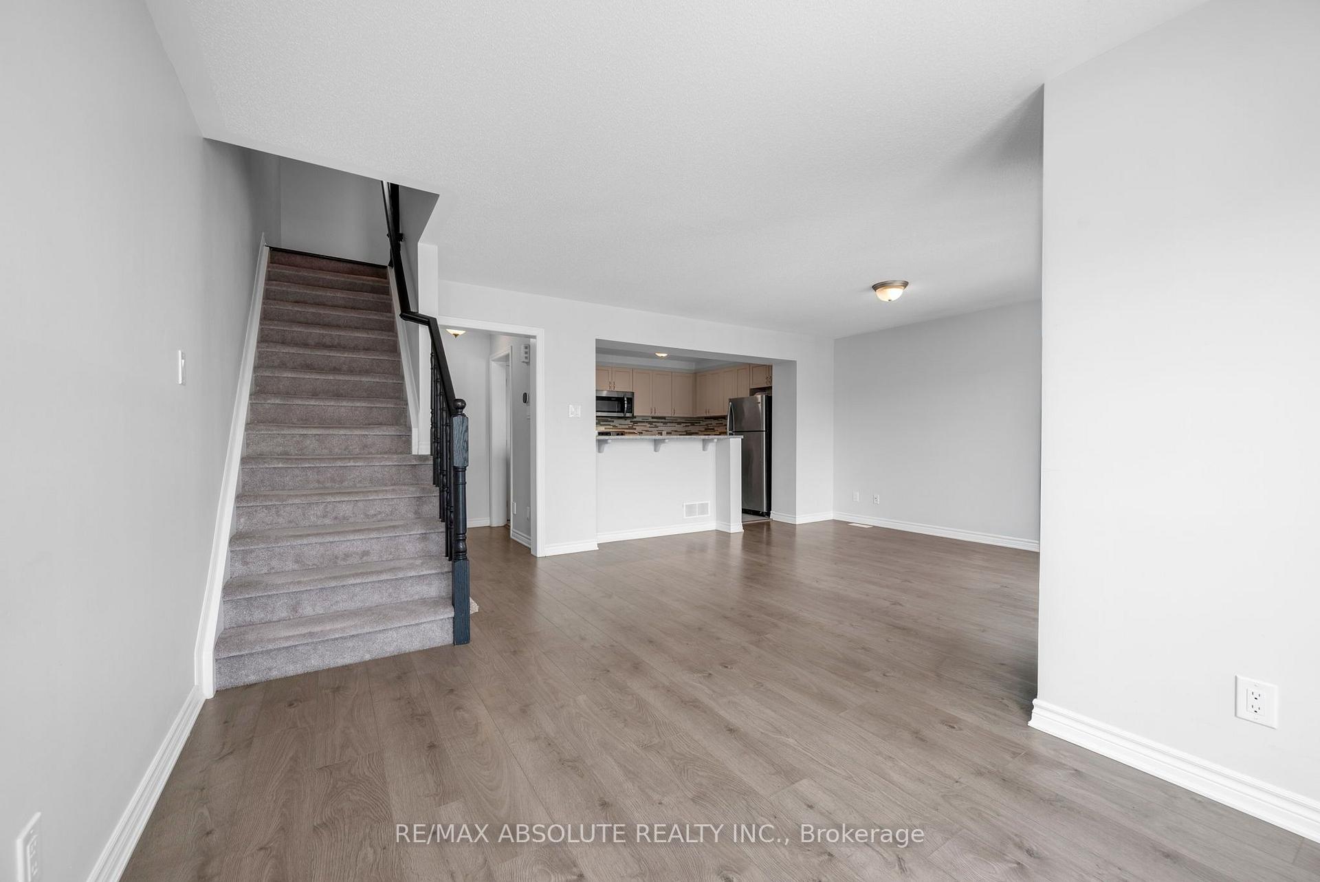 Photo 14 of 374 Willow Aster Circle, Ottawa, Avalon West — HOMEH