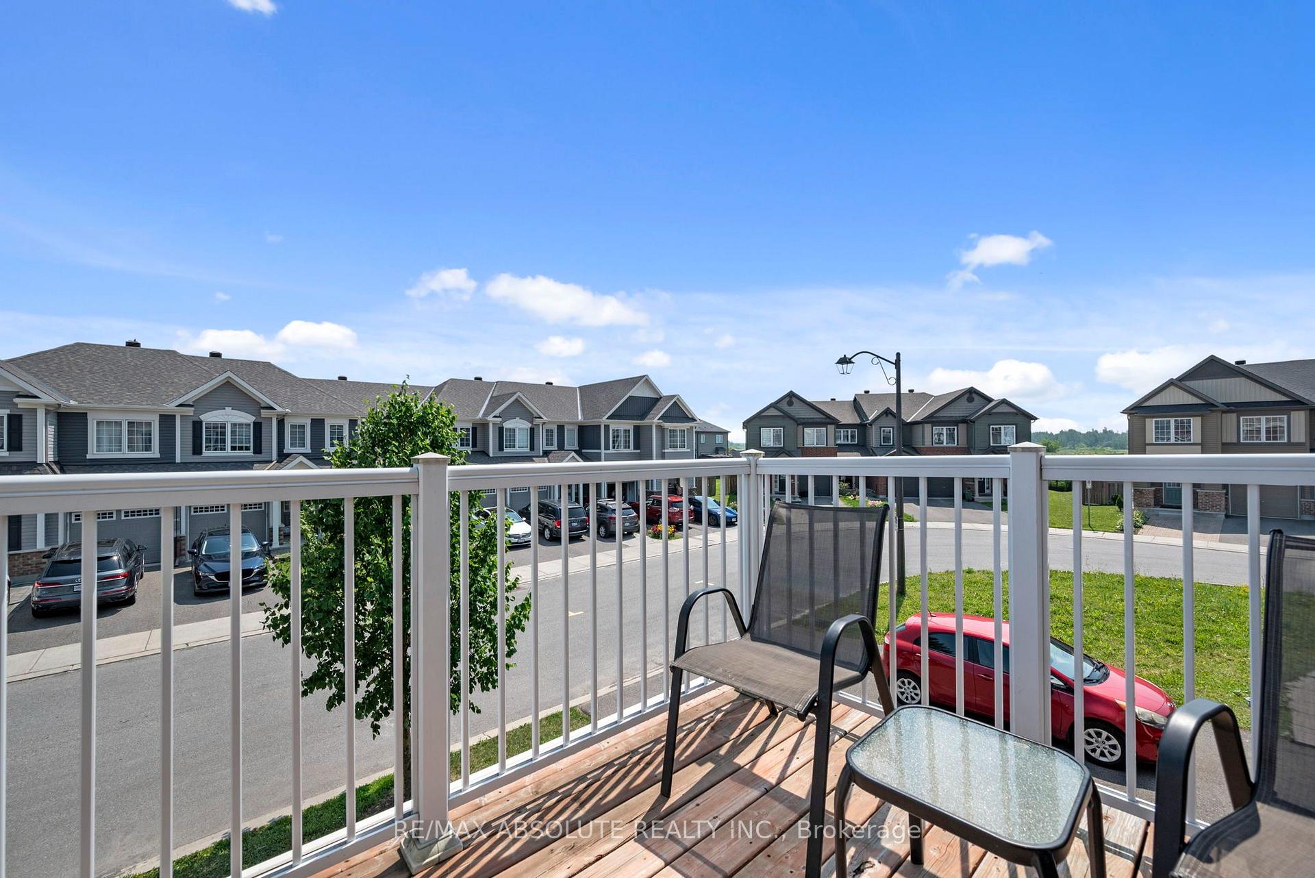 Photo 17 of 374 Willow Aster Circle, Ottawa, Avalon West — HOMEH