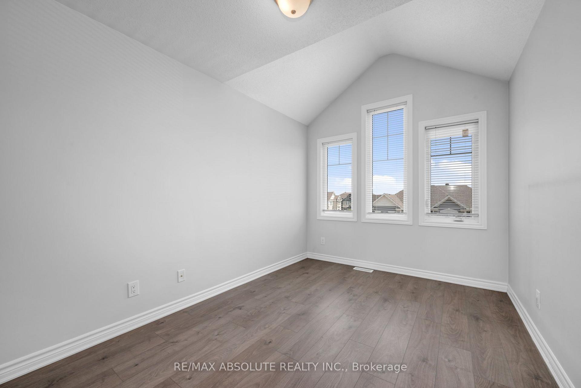 Photo 22 of 374 Willow Aster Circle, Ottawa, Avalon West — HOMEH