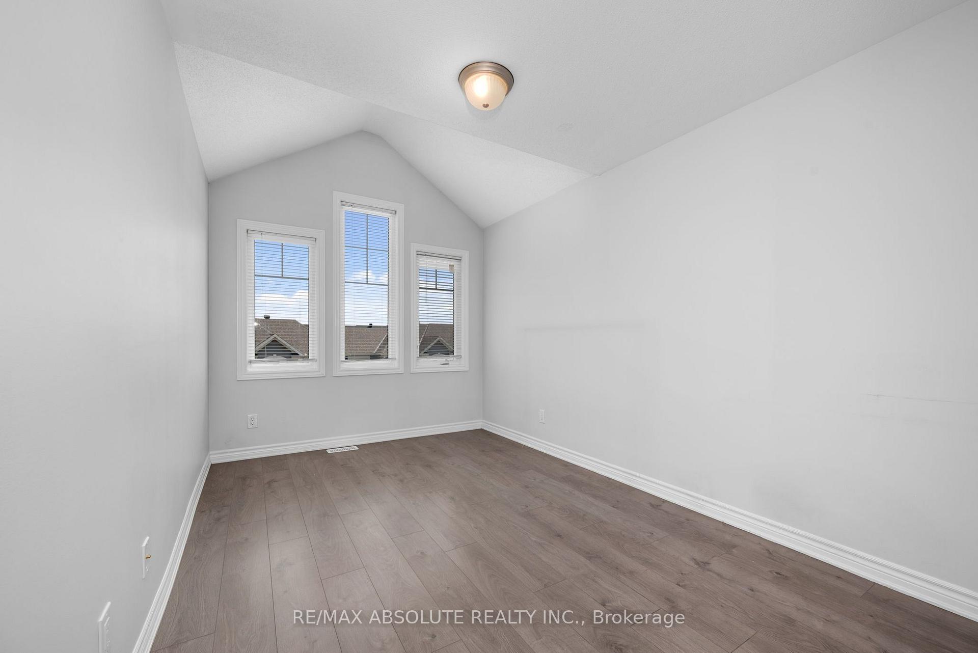 Photo 23 of 374 Willow Aster Circle, Ottawa, Avalon West — HOMEH