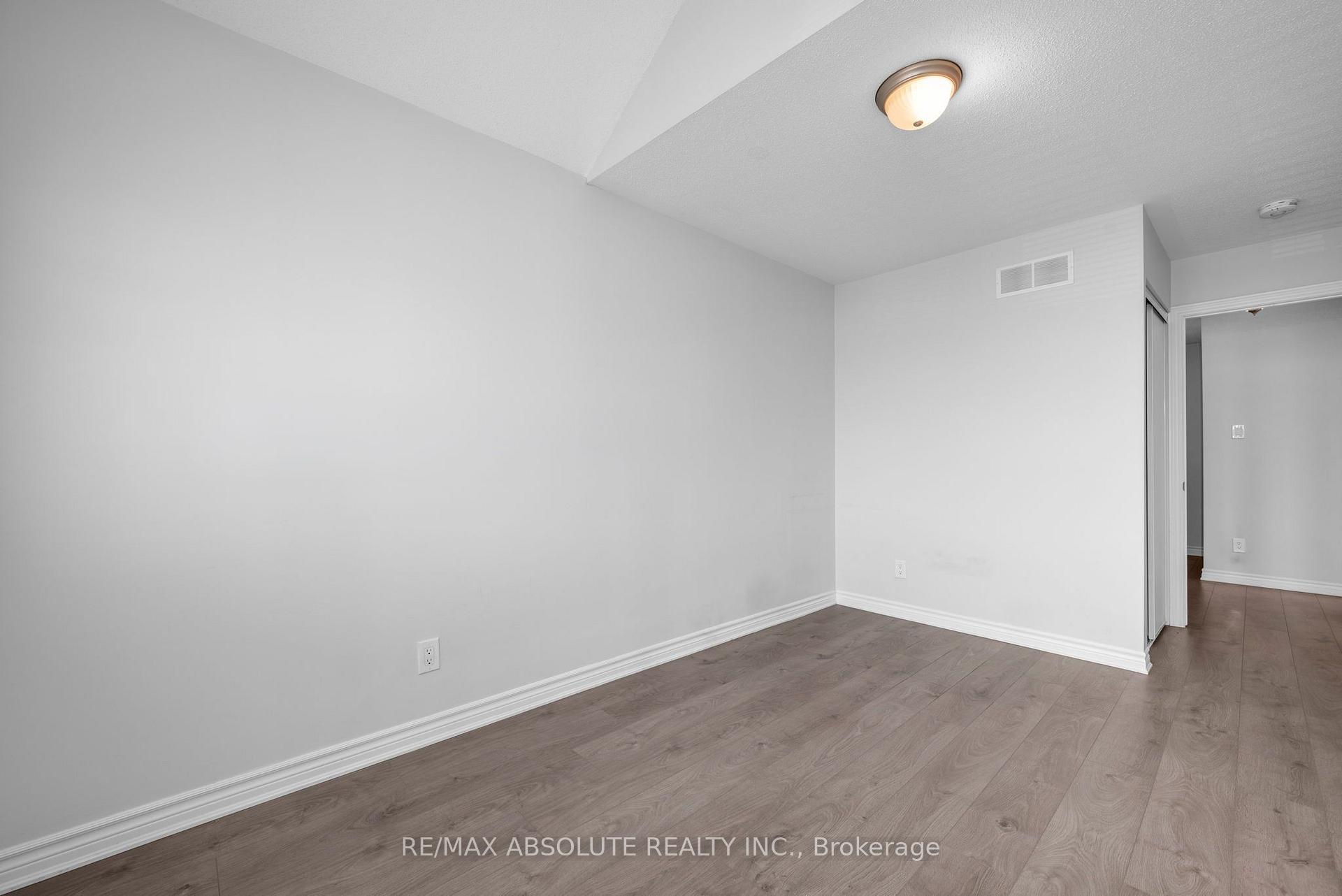 Photo 24 of 374 Willow Aster Circle, Ottawa, Avalon West — HOMEH