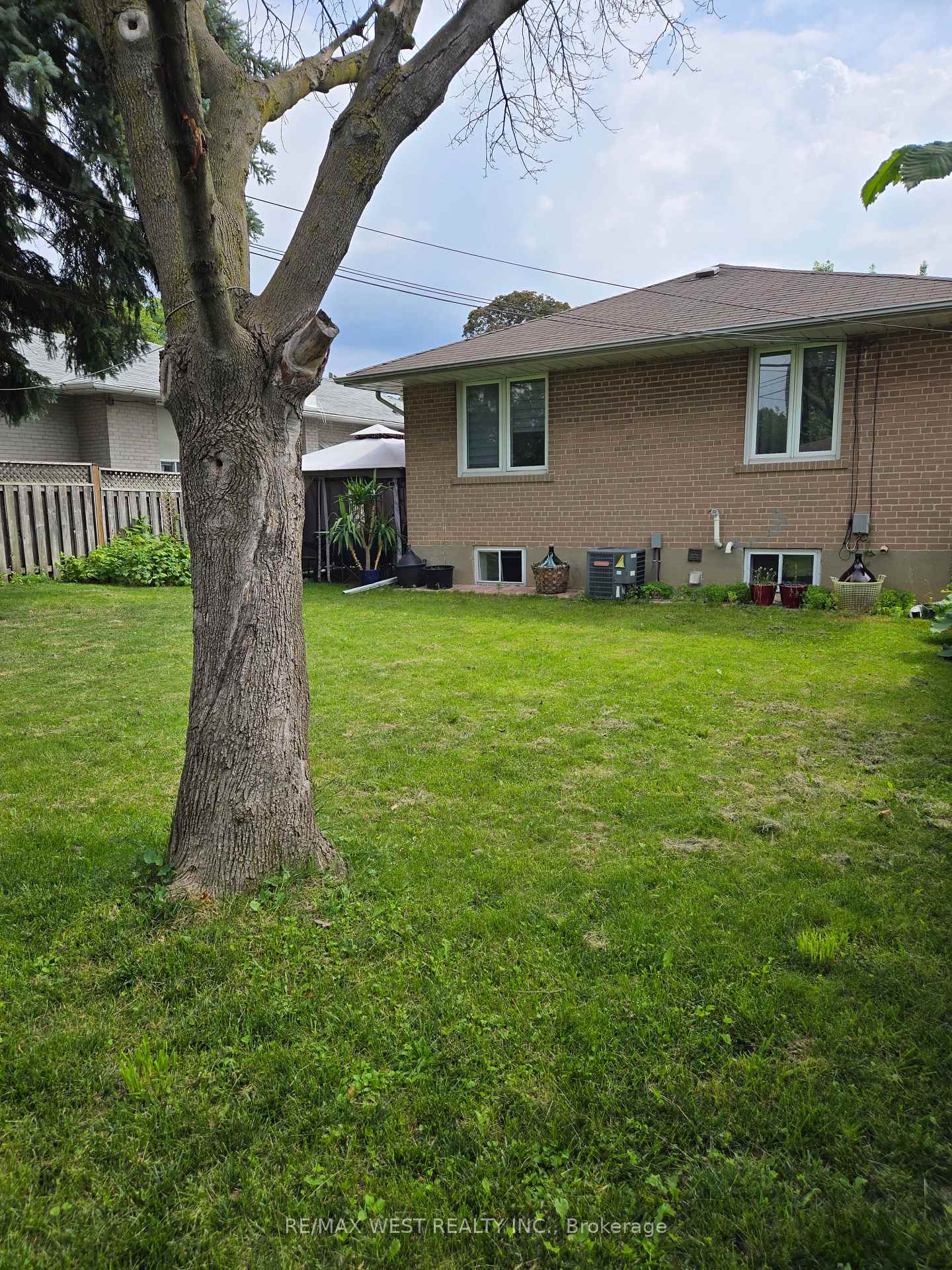 Photo 9 of 26 Nipissing Drive, Etobicoke, Islington-City Centre West — HOMEH