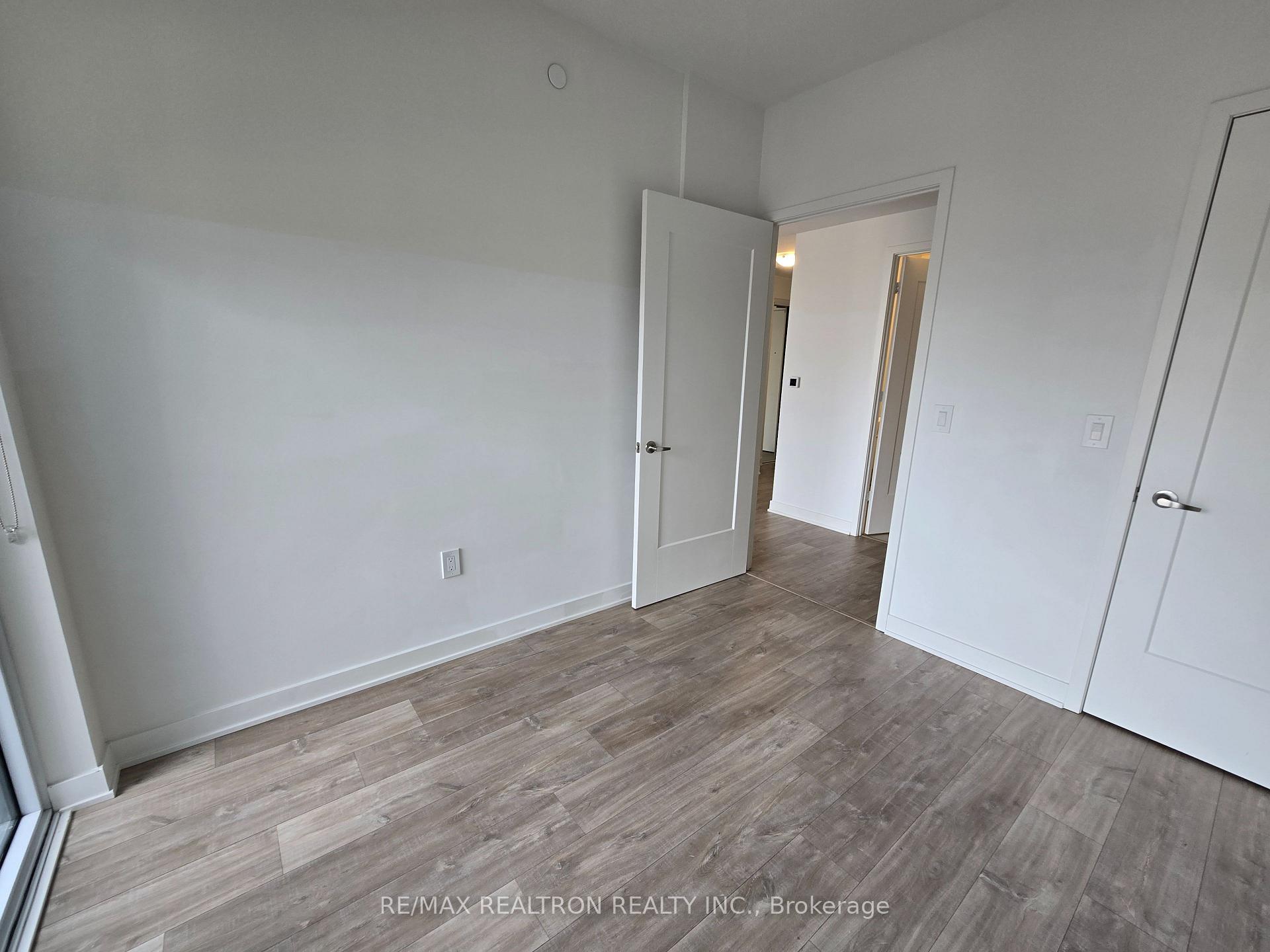Photo 7 of Unit 808, 70 Princess Street, Toronto, Moss Park — HOMEH