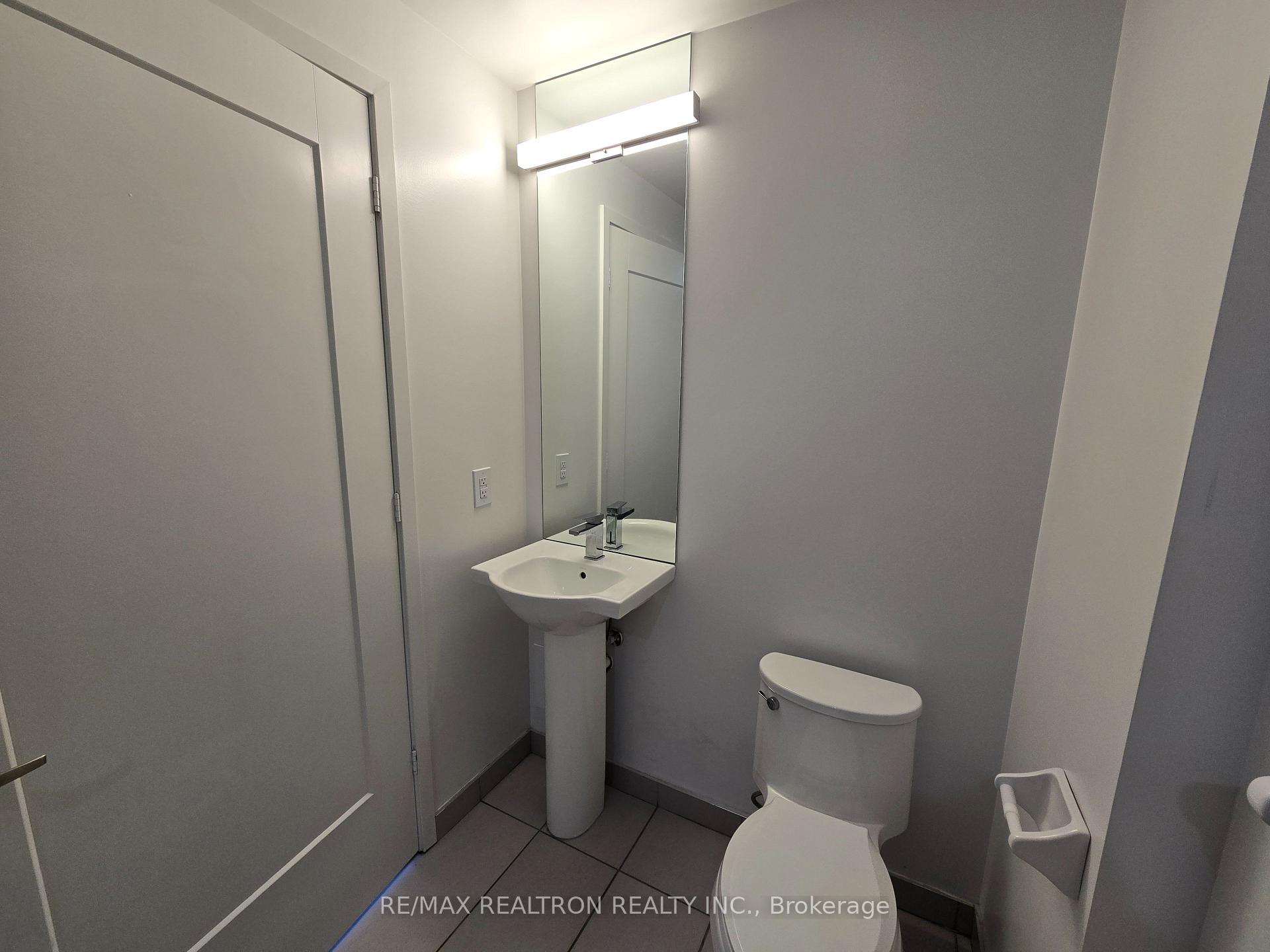 Photo 10 of Unit 808, 70 Princess Street, Toronto, Moss Park — HOMEH