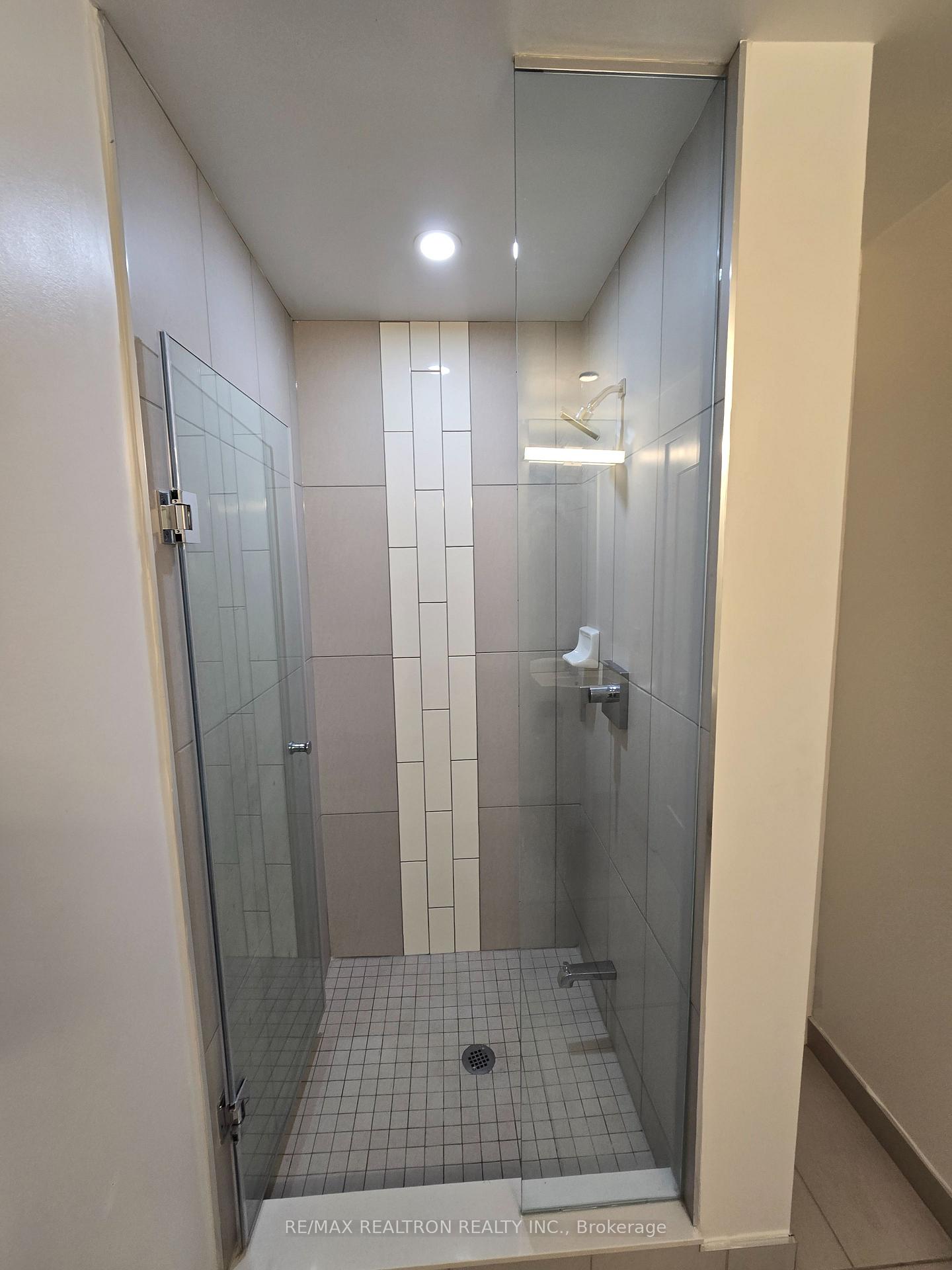Photo 11 of Unit 808, 70 Princess Street, Toronto, Moss Park — HOMEH