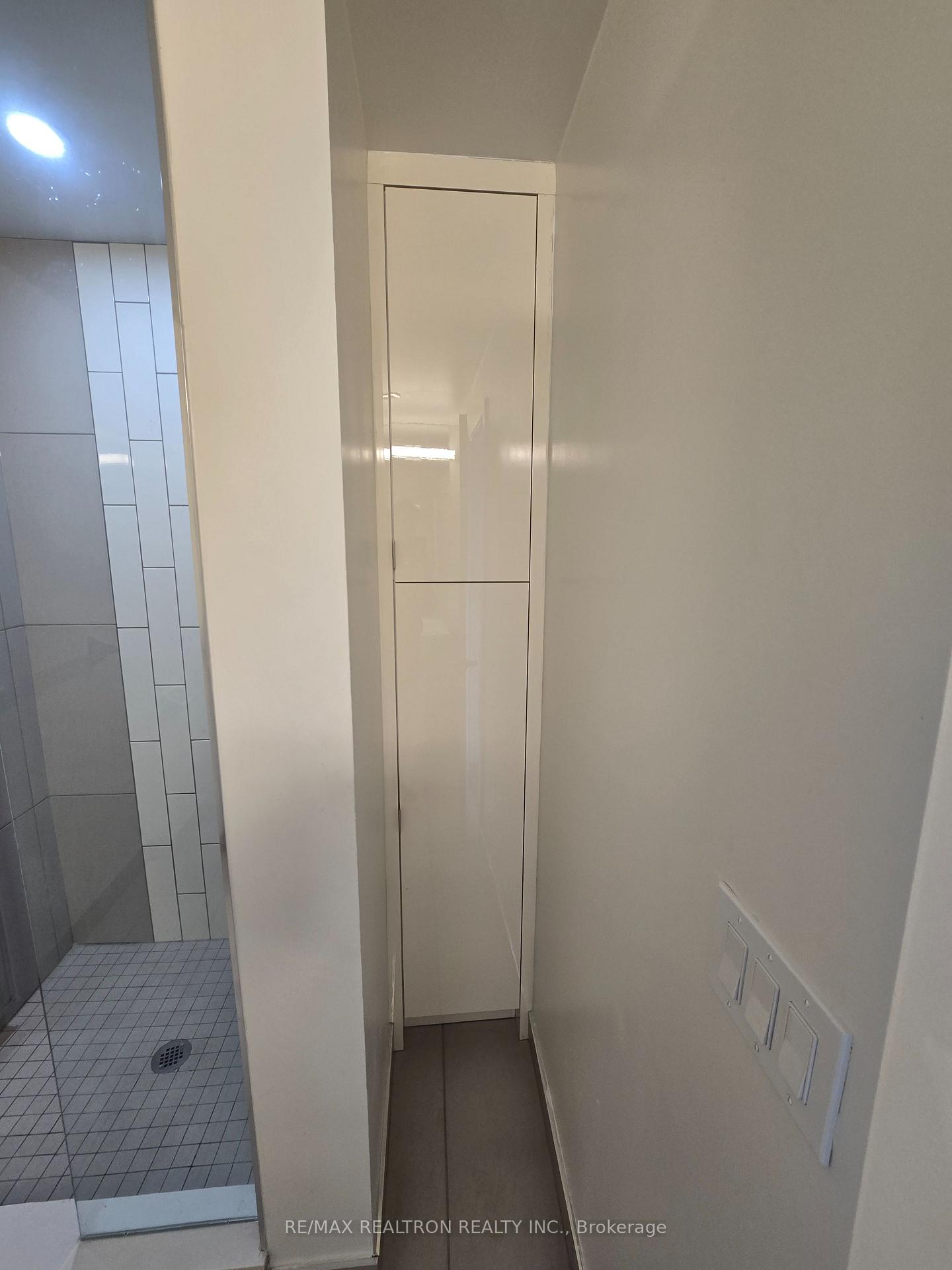 Photo 12 of Unit 808, 70 Princess Street, Toronto, Moss Park — HOMEH