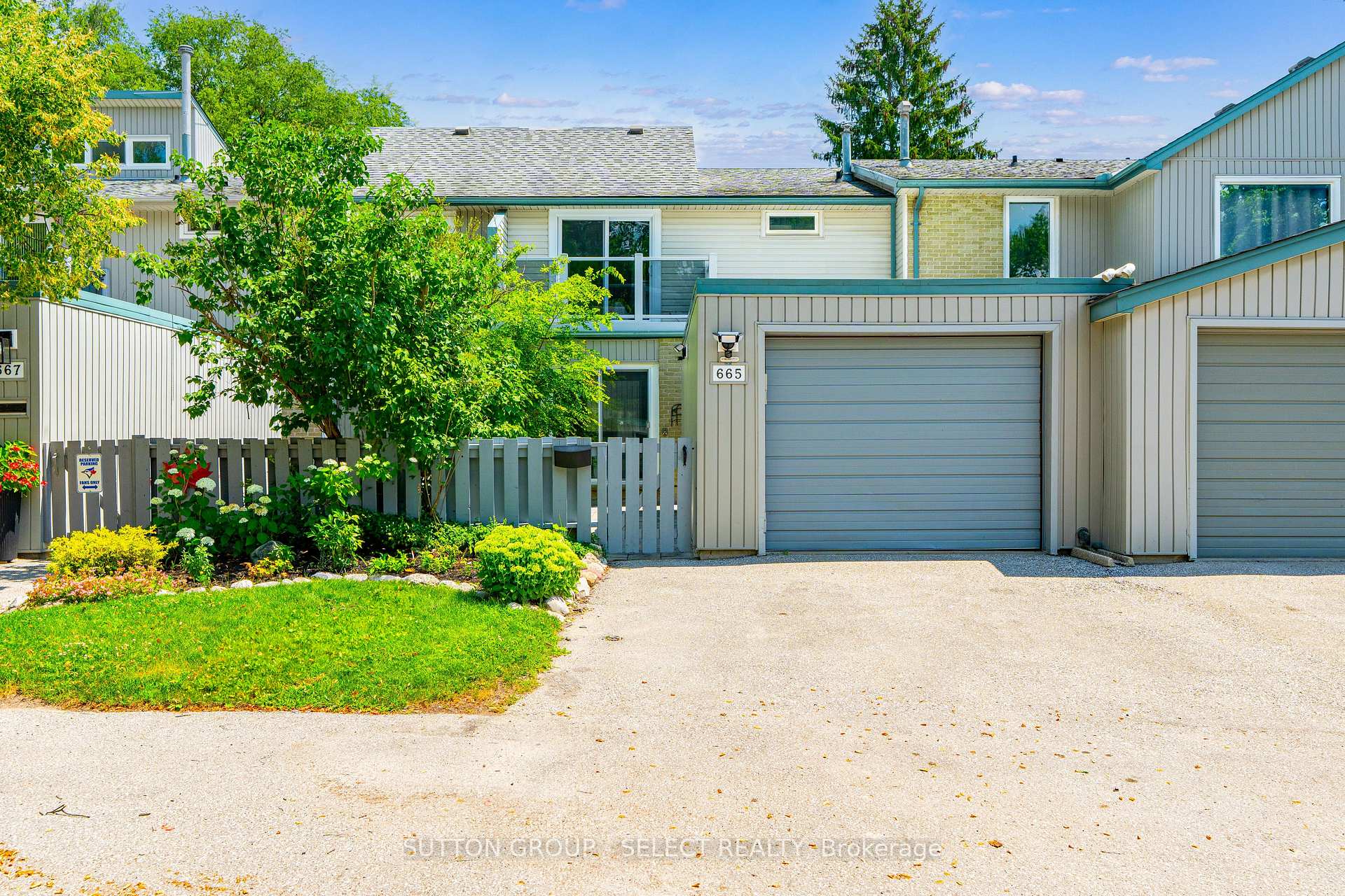 Photo 1 of 665 Woodcrest Boulevard, London, South M — HOMEH