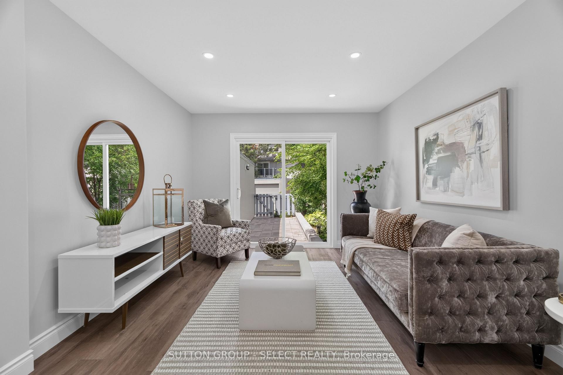 Photo 6 of 665 Woodcrest Boulevard, London, South M — HOMEH