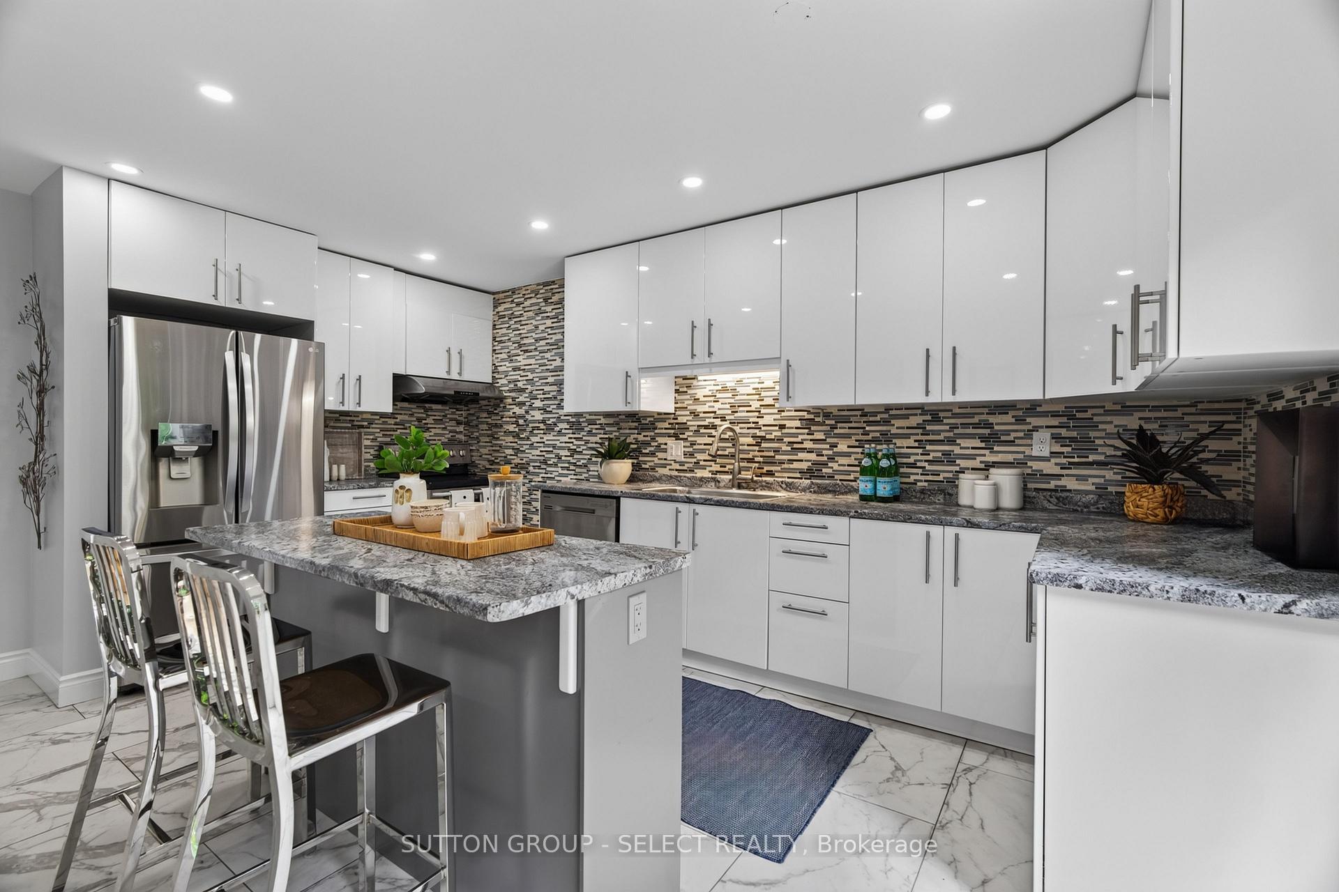 Photo 12 of 665 Woodcrest Boulevard, London, South M — HOMEH