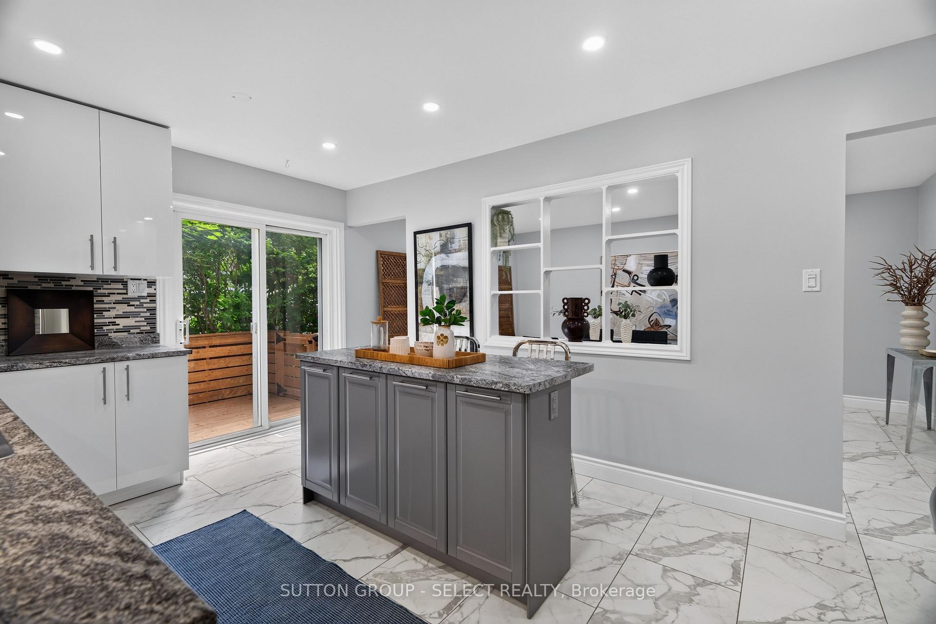 Photo 14 of 665 Woodcrest Boulevard, London, South M — HOMEH