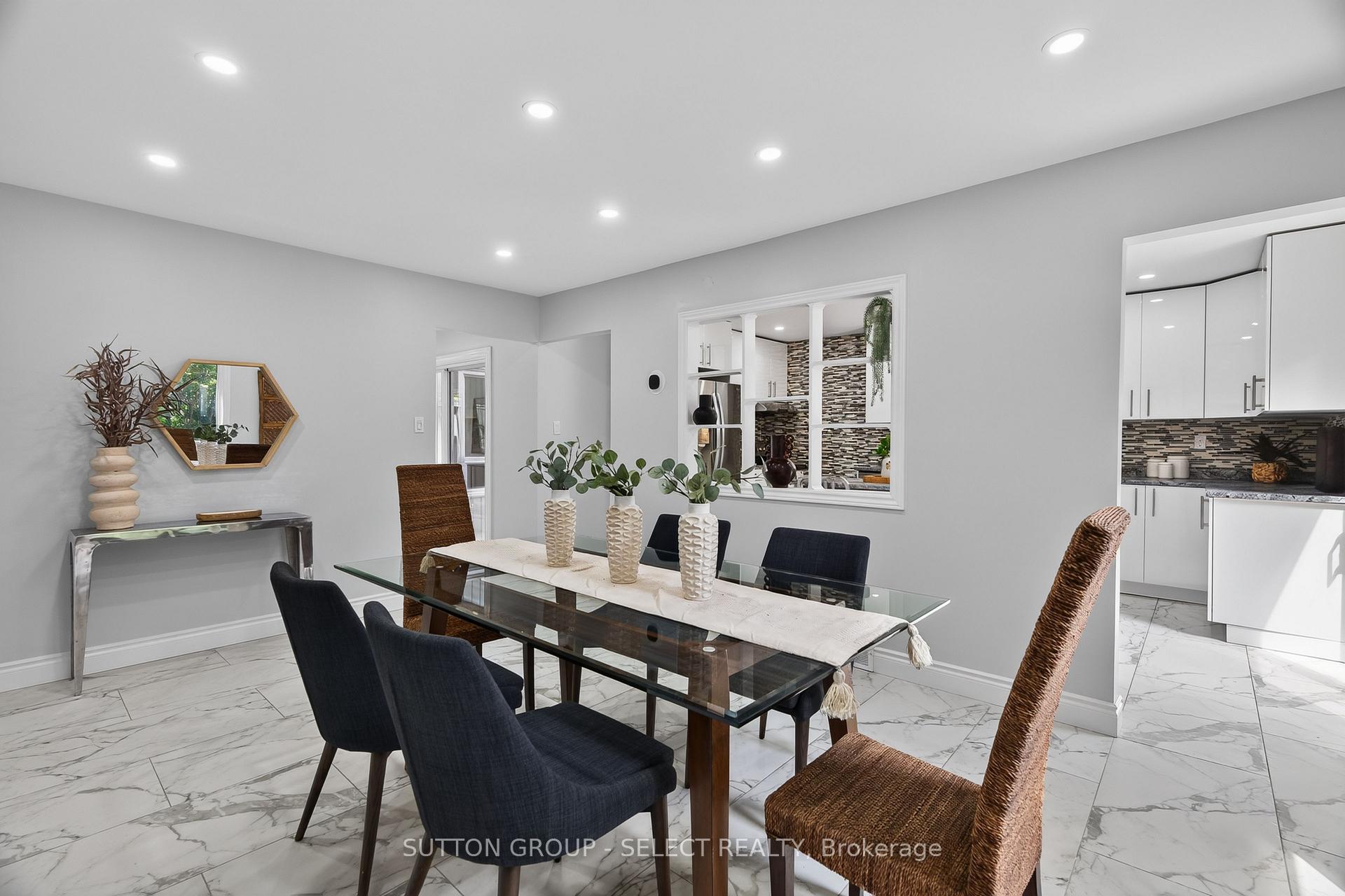 Photo 16 of 665 Woodcrest Boulevard, London, South M — HOMEH