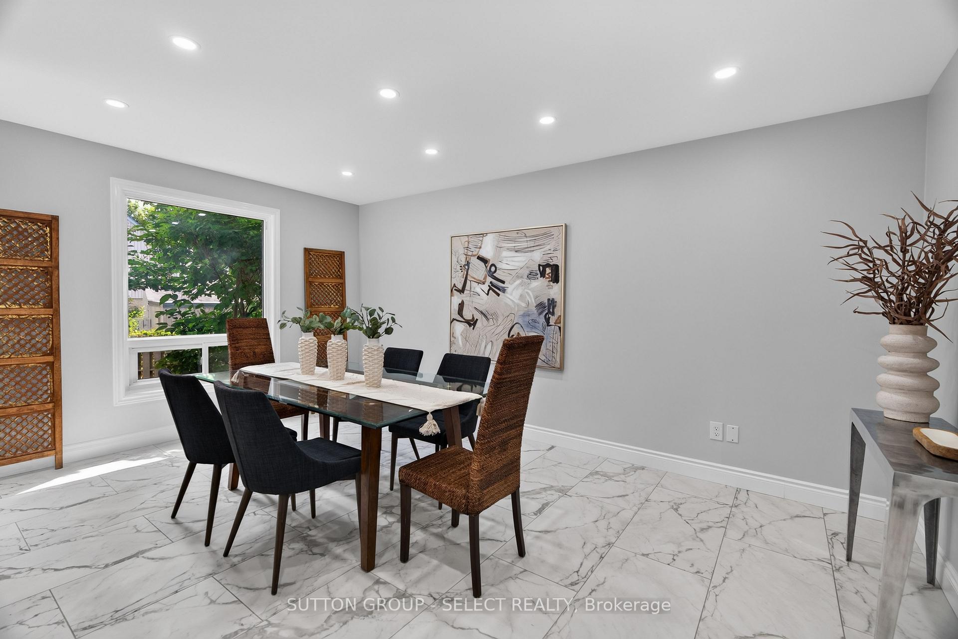 Photo 17 of 665 Woodcrest Boulevard, London, South M — HOMEH