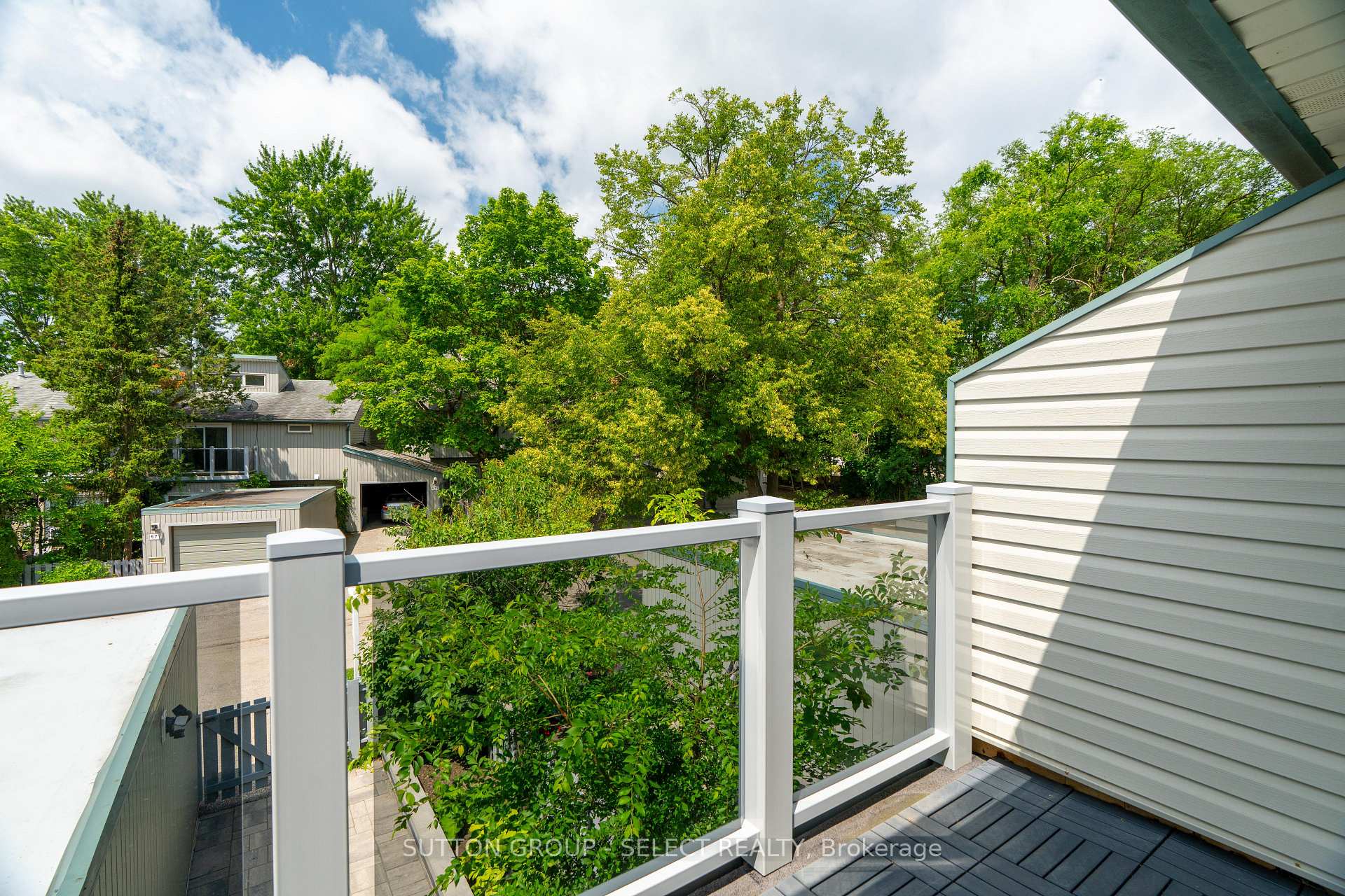Photo 27 of 665 Woodcrest Boulevard, London, South M — HOMEH