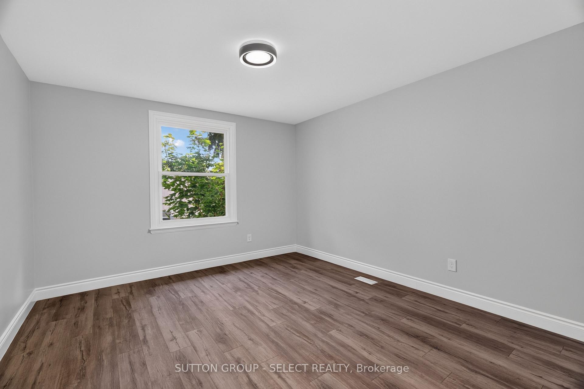Photo 29 of 665 Woodcrest Boulevard, London, South M — HOMEH