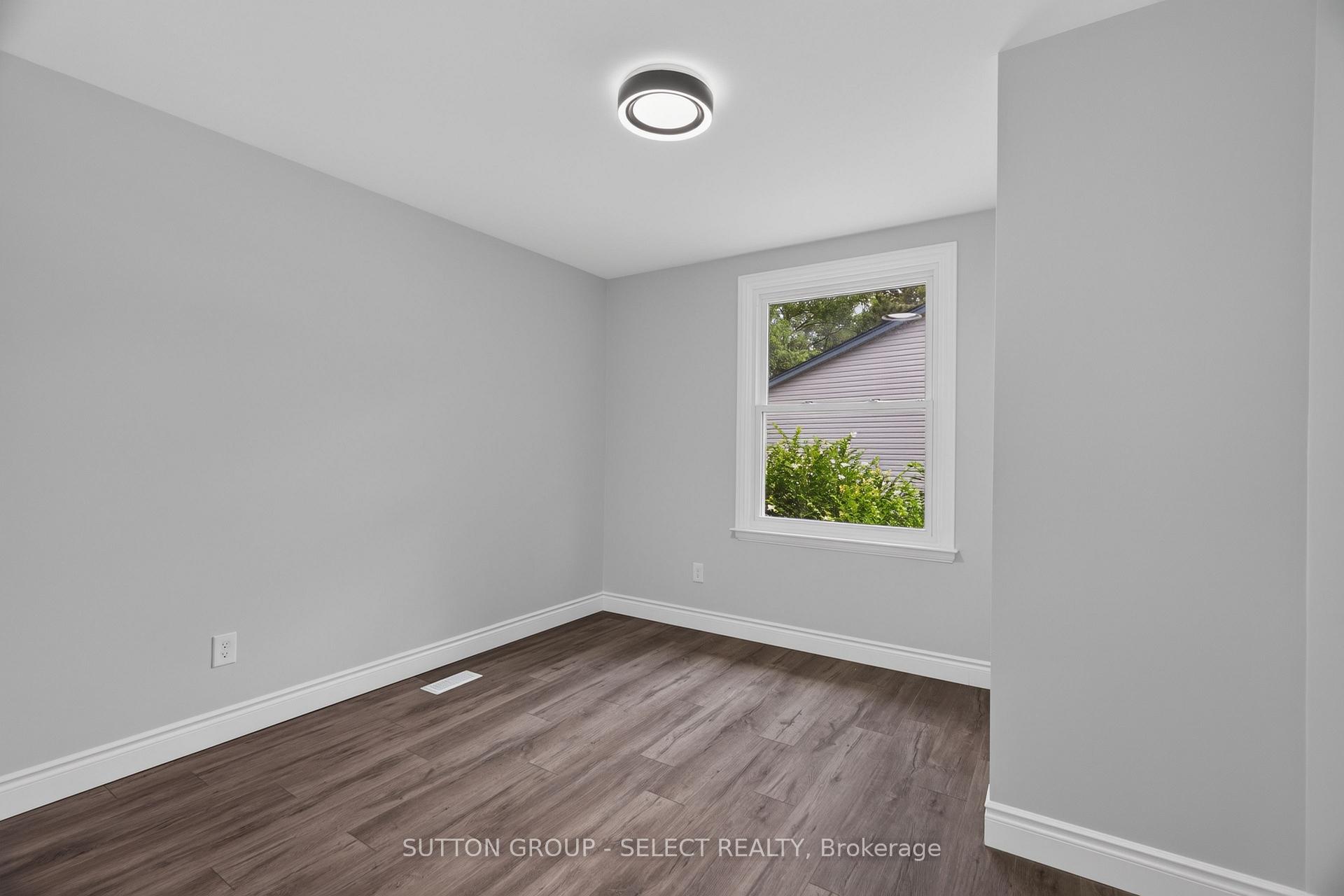 Photo 32 of 665 Woodcrest Boulevard, London, South M — HOMEH