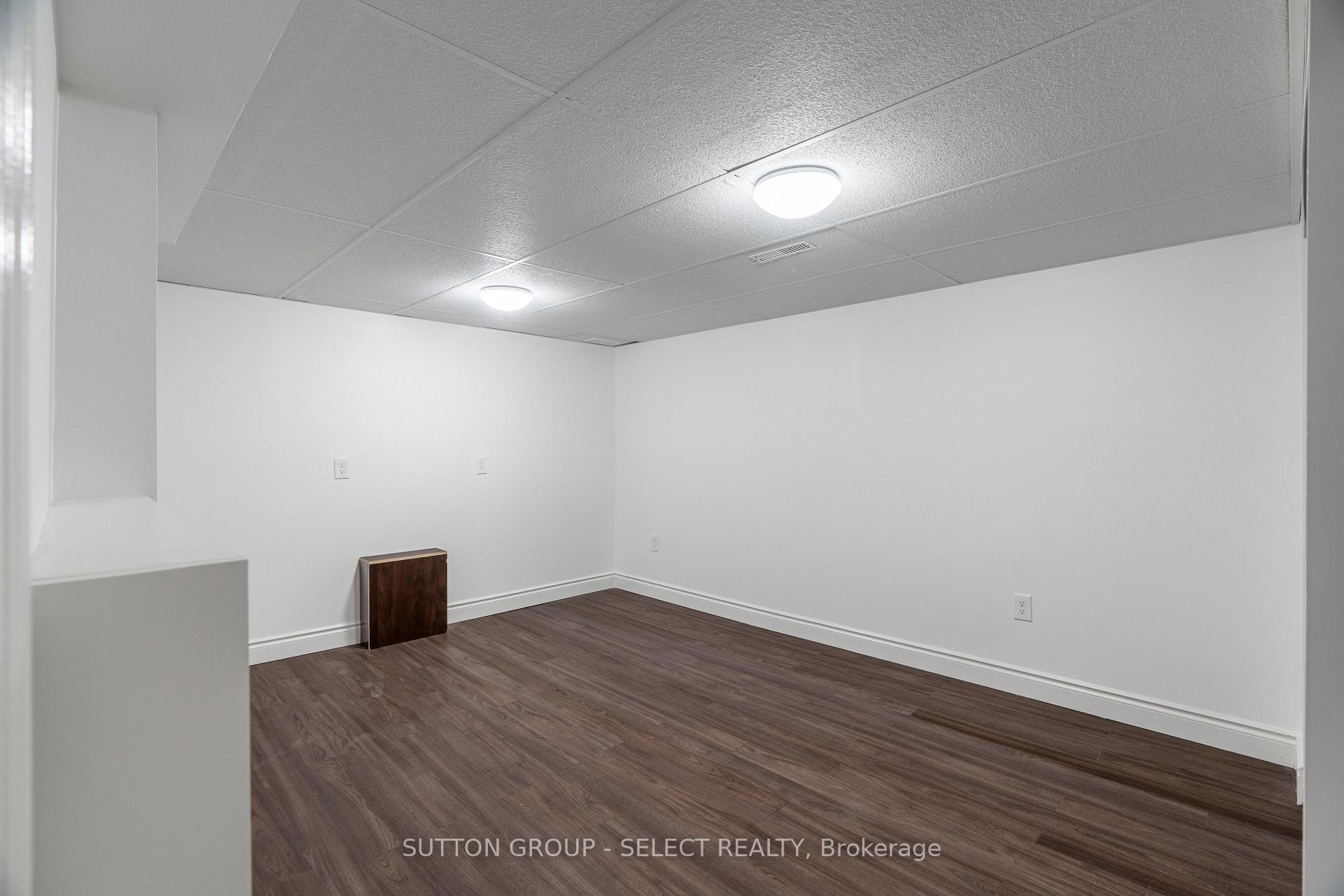 Photo 39 of 665 Woodcrest Boulevard, London, South M — HOMEH