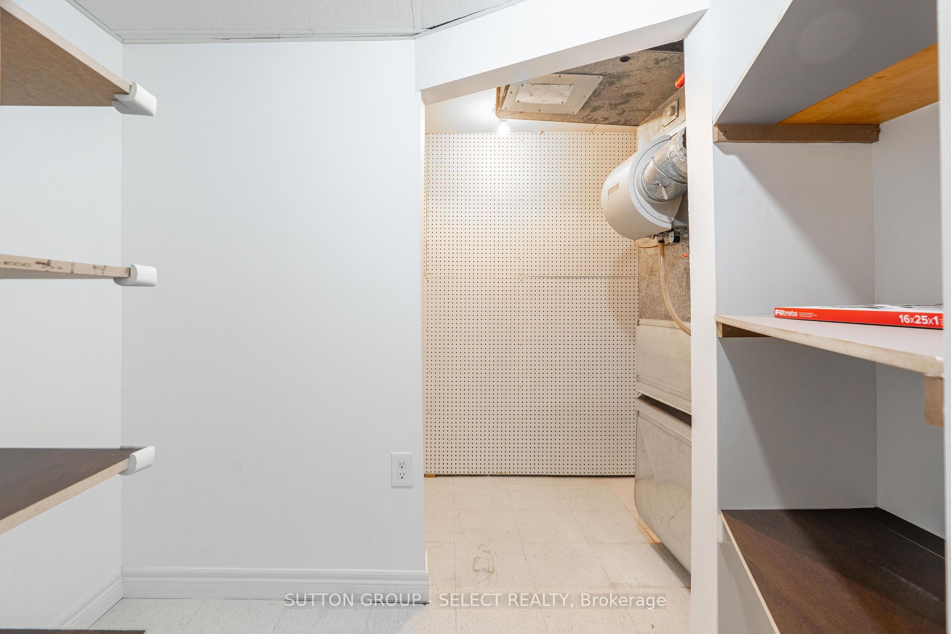 Photo 41 of 665 Woodcrest Boulevard, London, South M — HOMEH