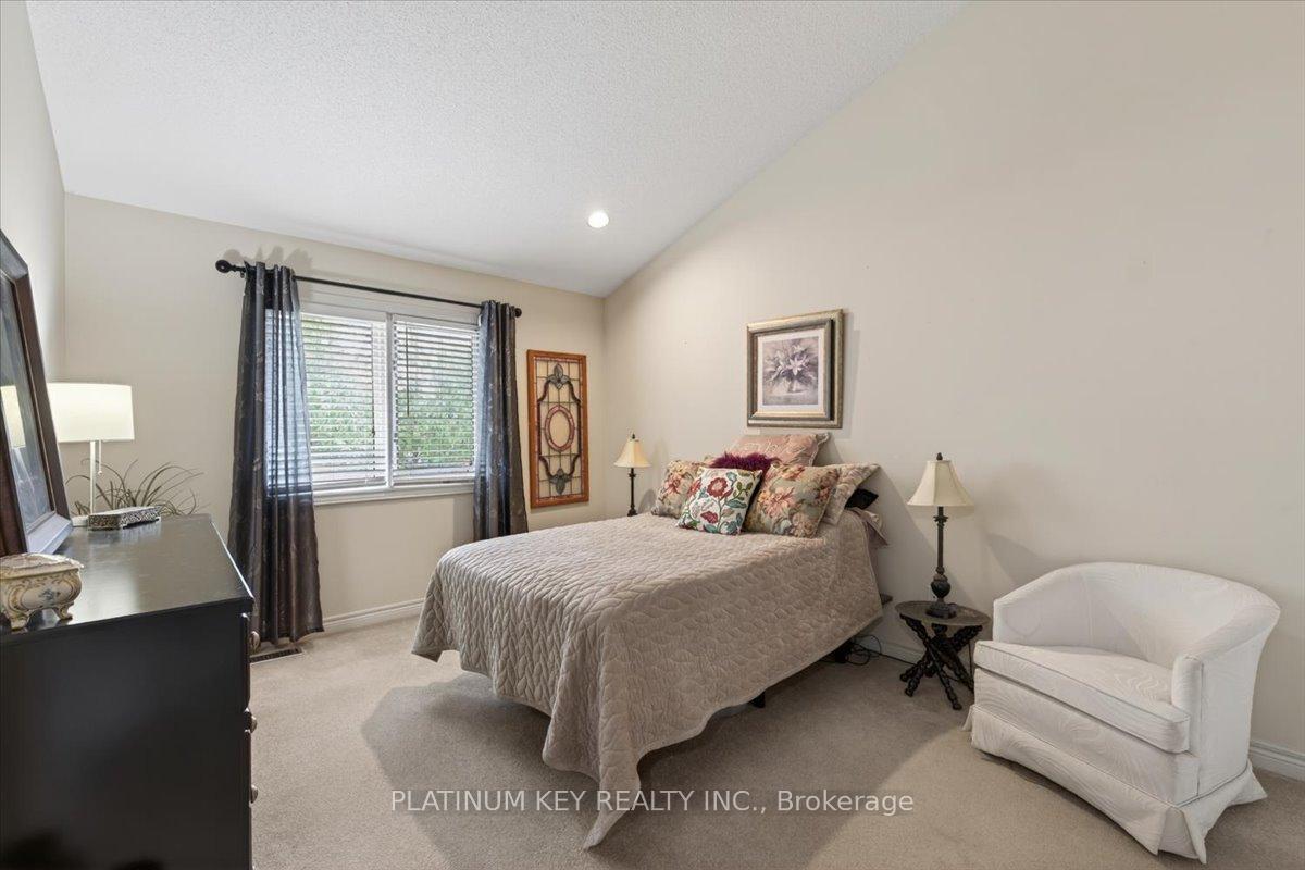 Photo 13 of Unit 6, 307 Metcalfe Street E, Strathroy-Caradoc, NE — HOMEH