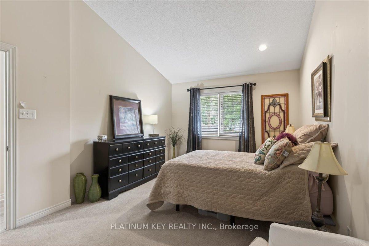 Photo 14 of Unit 6, 307 Metcalfe Street E, Strathroy-Caradoc, NE — HOMEH